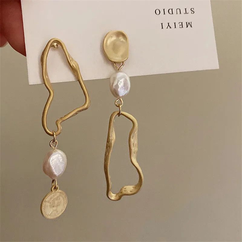 Other Asymmetric Long Baroque Pearl Earrings Size ONE SIZE - 6 Thumbnail