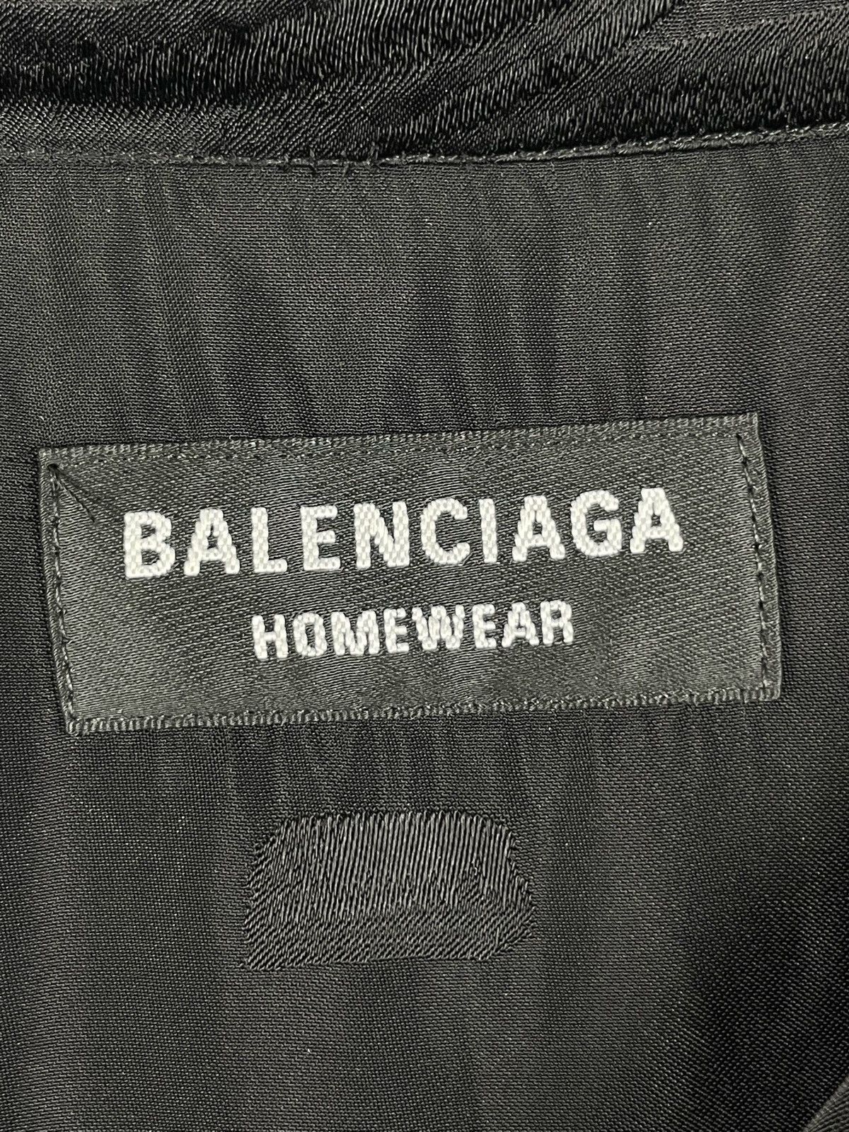 Balenciaga Balenciaga Monogram Prints Logo Shirt Size US S / EU 44-46 / 1 - 10 Thumbnail