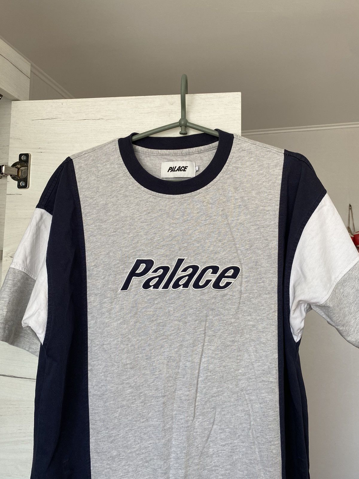 Palace PALACE DUO PANEL T-SHIRT - Sz LGrey White Skateboard Street Size US L / EU 52-54 / 3 - 2 Thumbnail