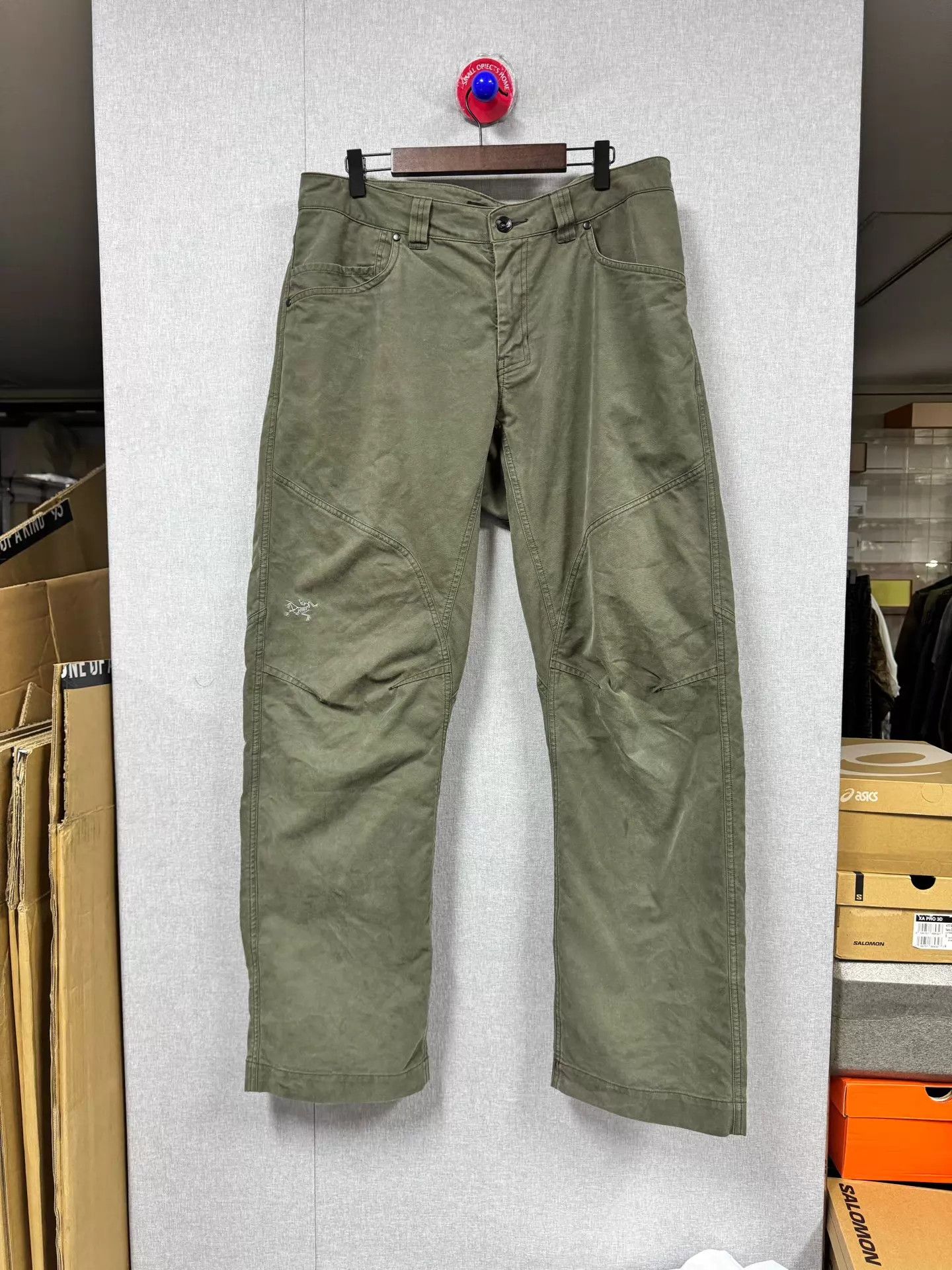 Arc'teryx Arc'teryx Cronin Pant Moon Shadow Gray 34-32 Like New Size US 34 / EU 50 - 1 Thumbnail