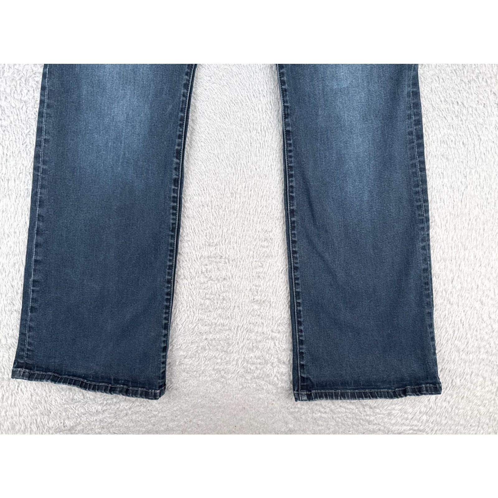 Vintage Cabi Jeans Women 16 Blue Denim Bootcut Regular 36x31 Cotton Blend 5-Pocket Design Medium Wash Stretch Jeans Mens? Size 38" / US 16 / IT 52 - 2 Thumbnail