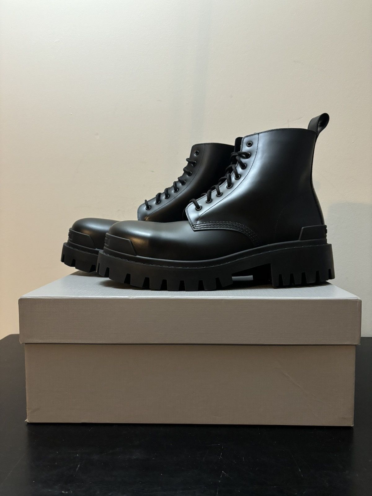 Balenciaga Balenciaga Strike 20mm Leather Lace Up Boot Black Size US 11 / EU 44 - 1 Thumbnail