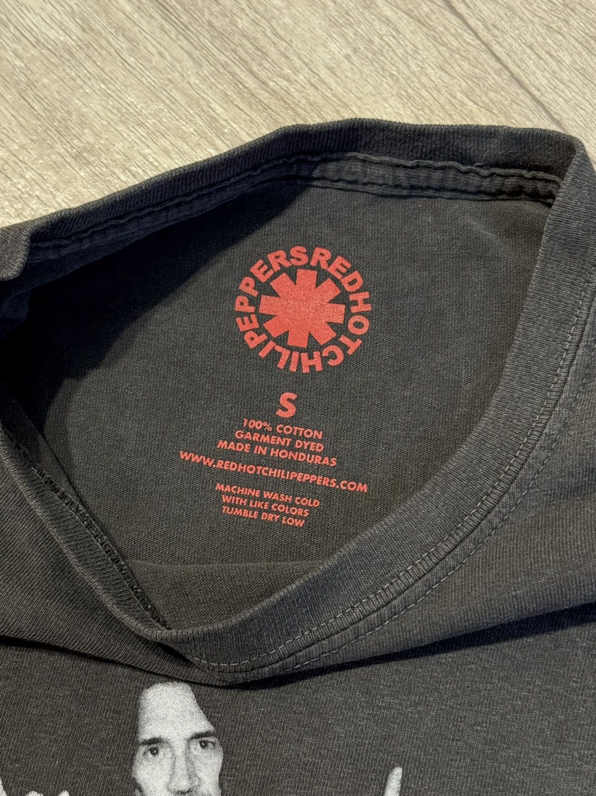 Band Tees 🔷Red Hot Chili Peppers Love Tour 2022 T-shirt🔷 Size US S / EU 44-46 / 1 - 3 Thumbnail