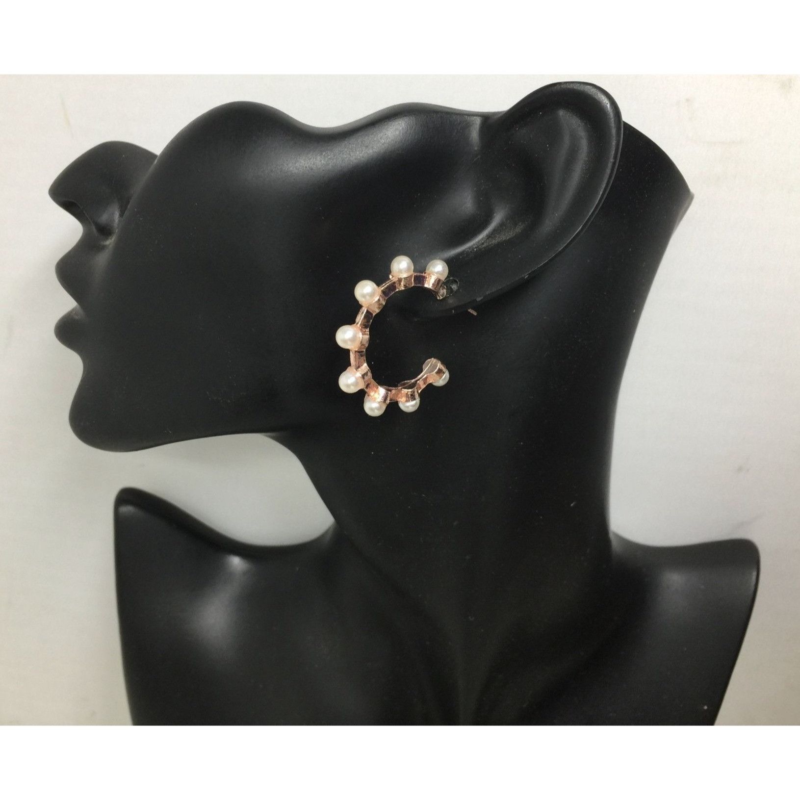 Other Women's Rose Gold Hoop Earrings with White Faux Pearls Size ONE SIZE - 1 Thumbnail
