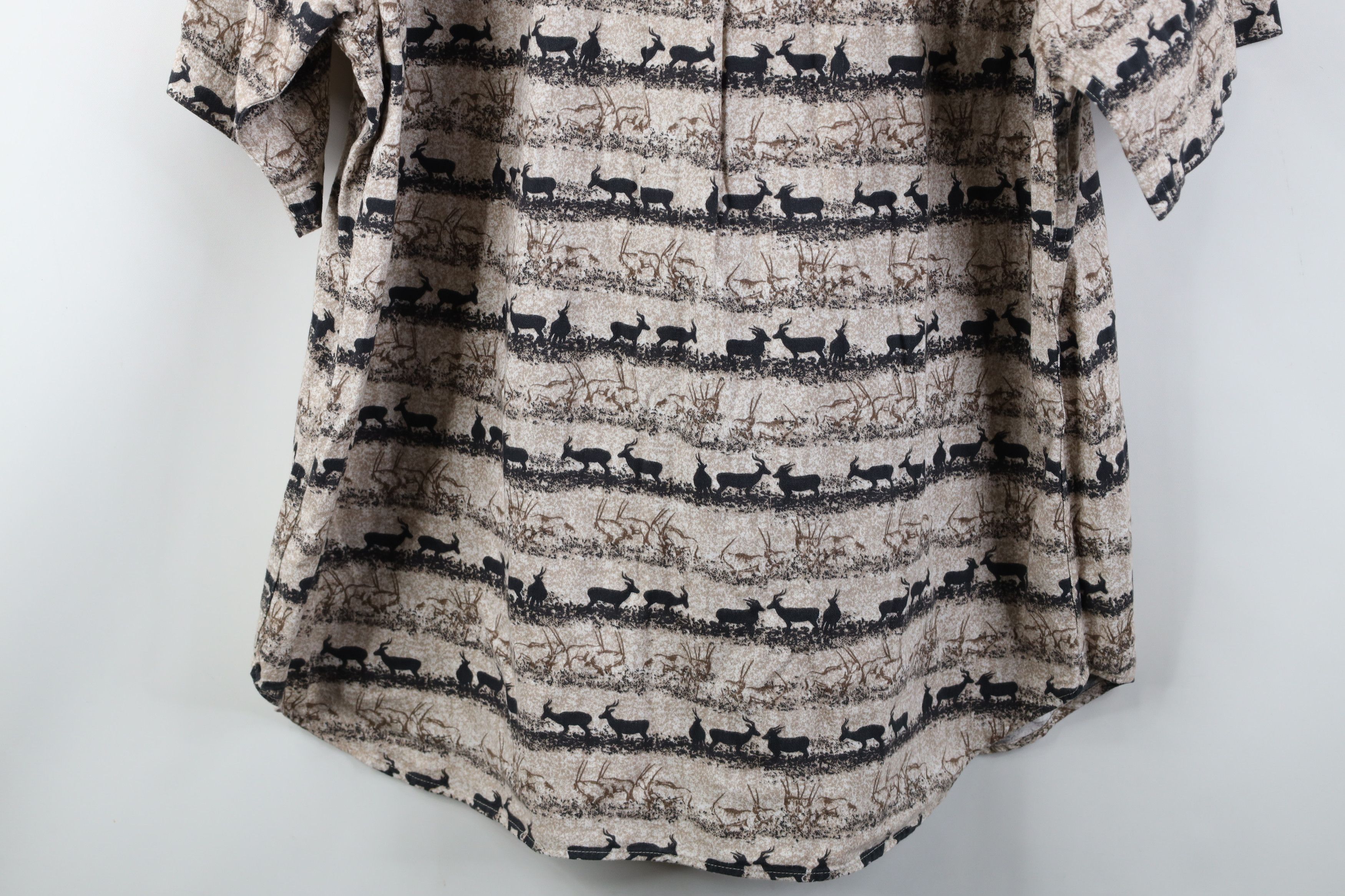 Cabelas Vintage Cabelas Antelope Print Short Sleeve Button Shirt Size US L / EU 52-54 / 3 - 11 Thumbnail