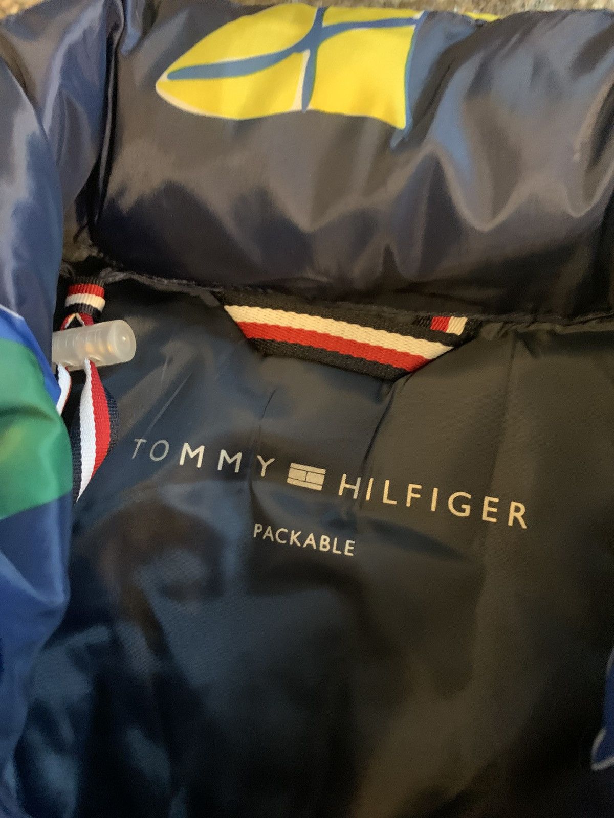 Tommy Hilfiger Tommy Hilfiger Puffer Jacket Flags Size ONE SIZE - 6 Thumbnail