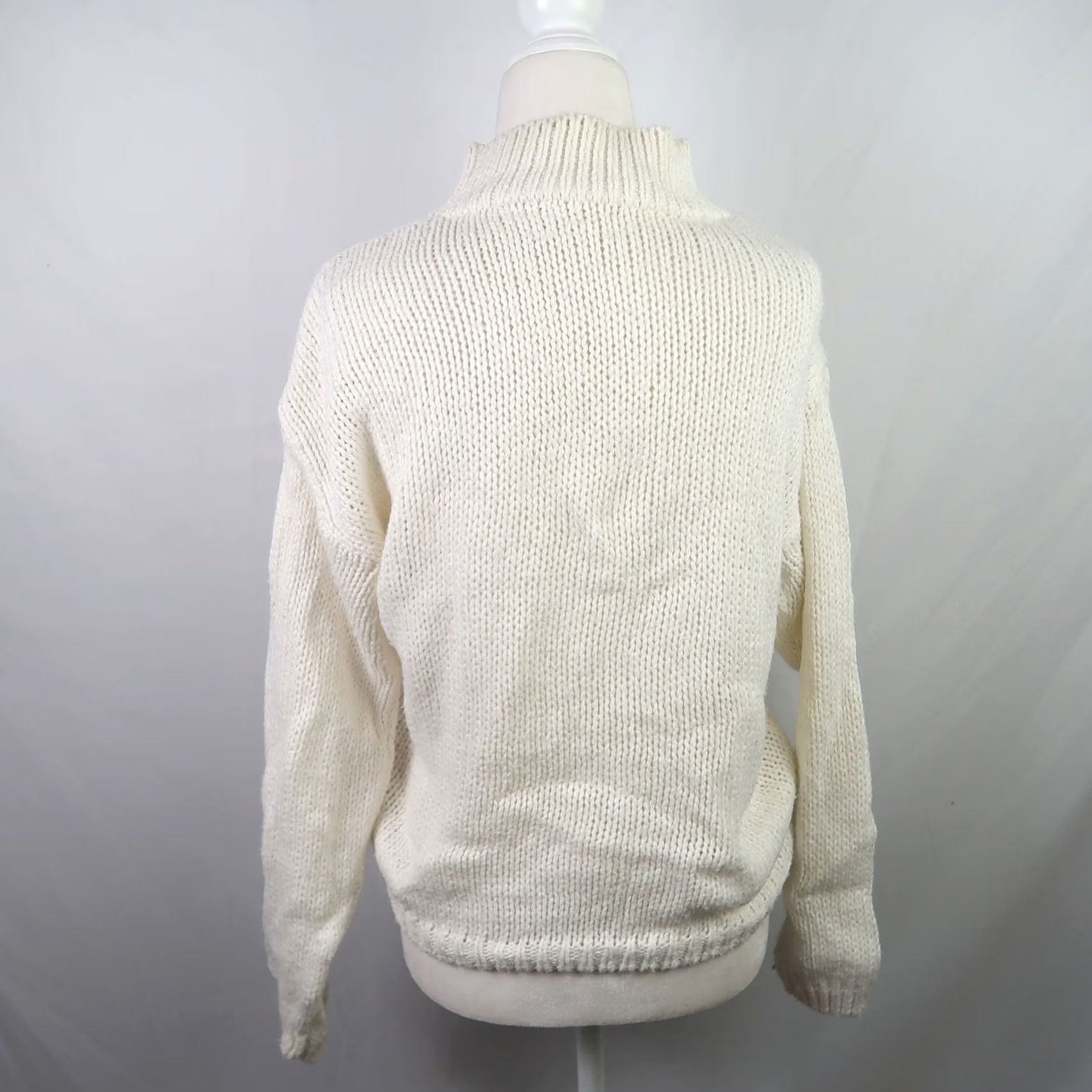 Vintage VINTAGE 80s cream cable knit floral crochet mockneck sweater M Casual Womens Size M / US 6-8 / IT 42-44 - 4 Thumbnail