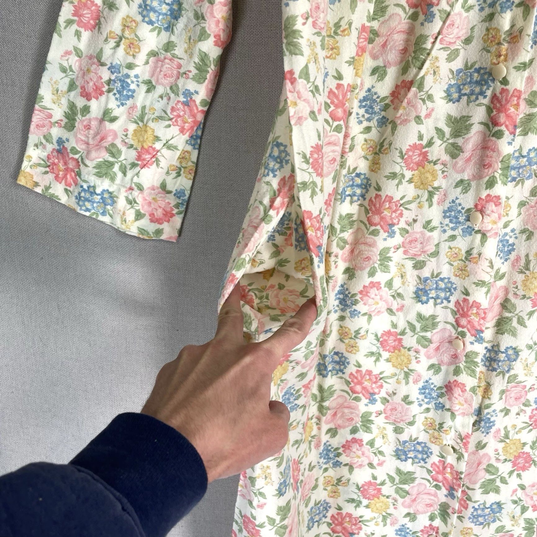 Vintage VINTAGE Katz Nightgown Small Floral Flannel Roses Coat Ruffle Lace 70s Size ONE SIZE - 5 Thumbnail
