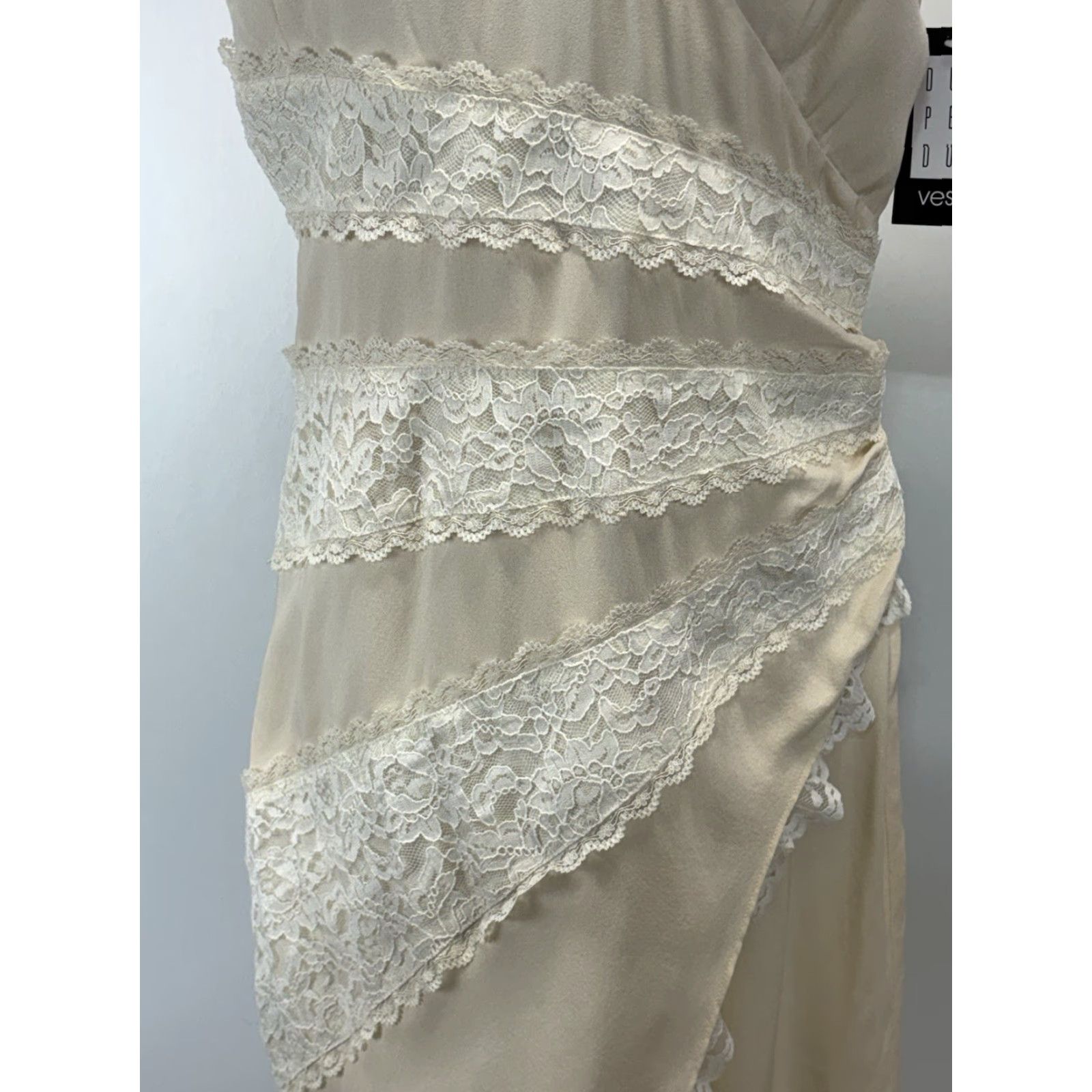 Vintage VINTAGE Due Per Due Silk Midi Dress Women Ivory Lace Lined Short Sleeve Zip 14 Sheath 90s/2000s Ladies Mens/ Womens Size XL / US 12-14 / IT 48-50 - 6 Thumbnail