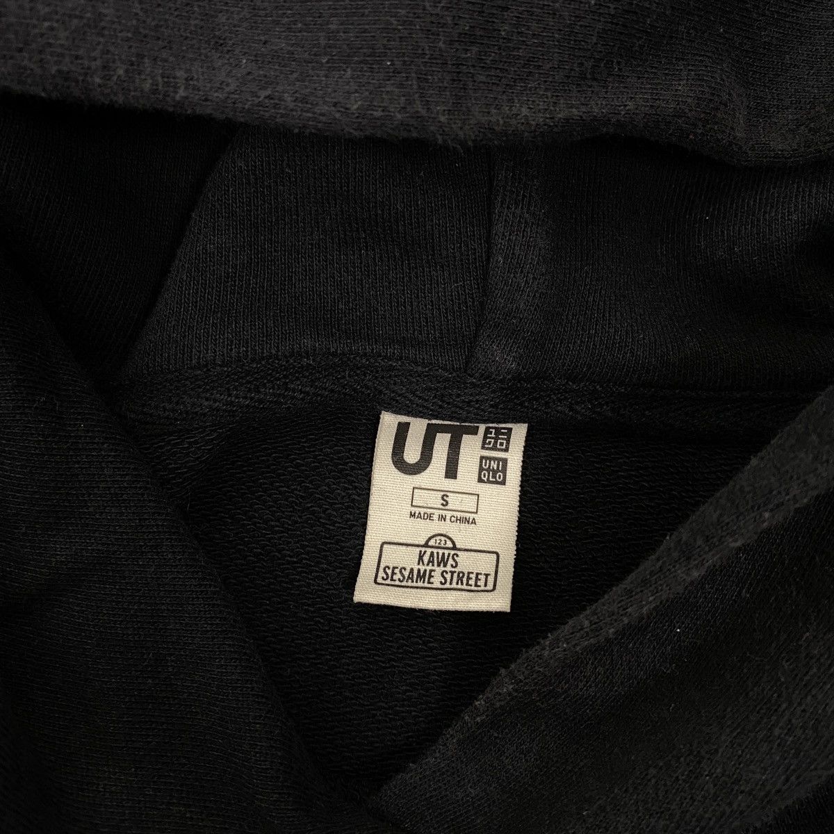 Kaws KAWS X UNIQLO VINTAGE HOODIE Size S / US 4 / IT 40 - 4 Thumbnail