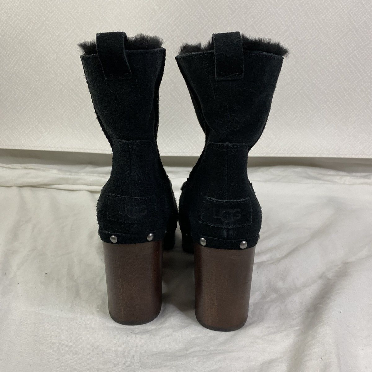 Ugg UGG Kouri Suede Sheepskin Clog Boots Women Black Sz 9 EUC Size US 9 / IT 39 - 4 Thumbnail