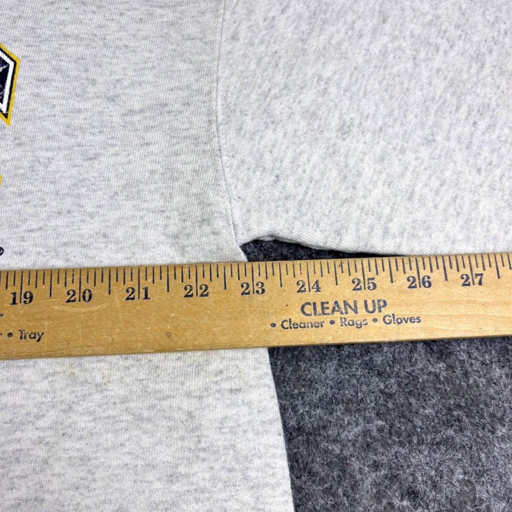 Nutmeg VINTAGE Nutmeg Mills Notre Dame Fightin Irish Sweatshirt Large Grey 90s USA Nutmeg Mills Crew Neck Long Sleeve Graphic Print Logo Men L Size US L / EU 52-54 / 3 - 4 Thumbnail