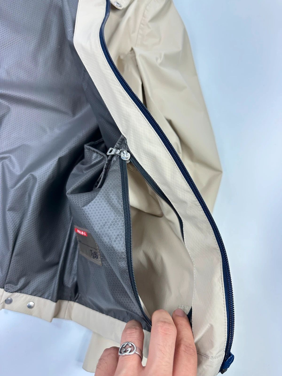 Prada Prada Sport FW00 Beige Gore-Tex Packable Bag Jacket Size US M / EU 48-50 / 2 - 13 Thumbnail