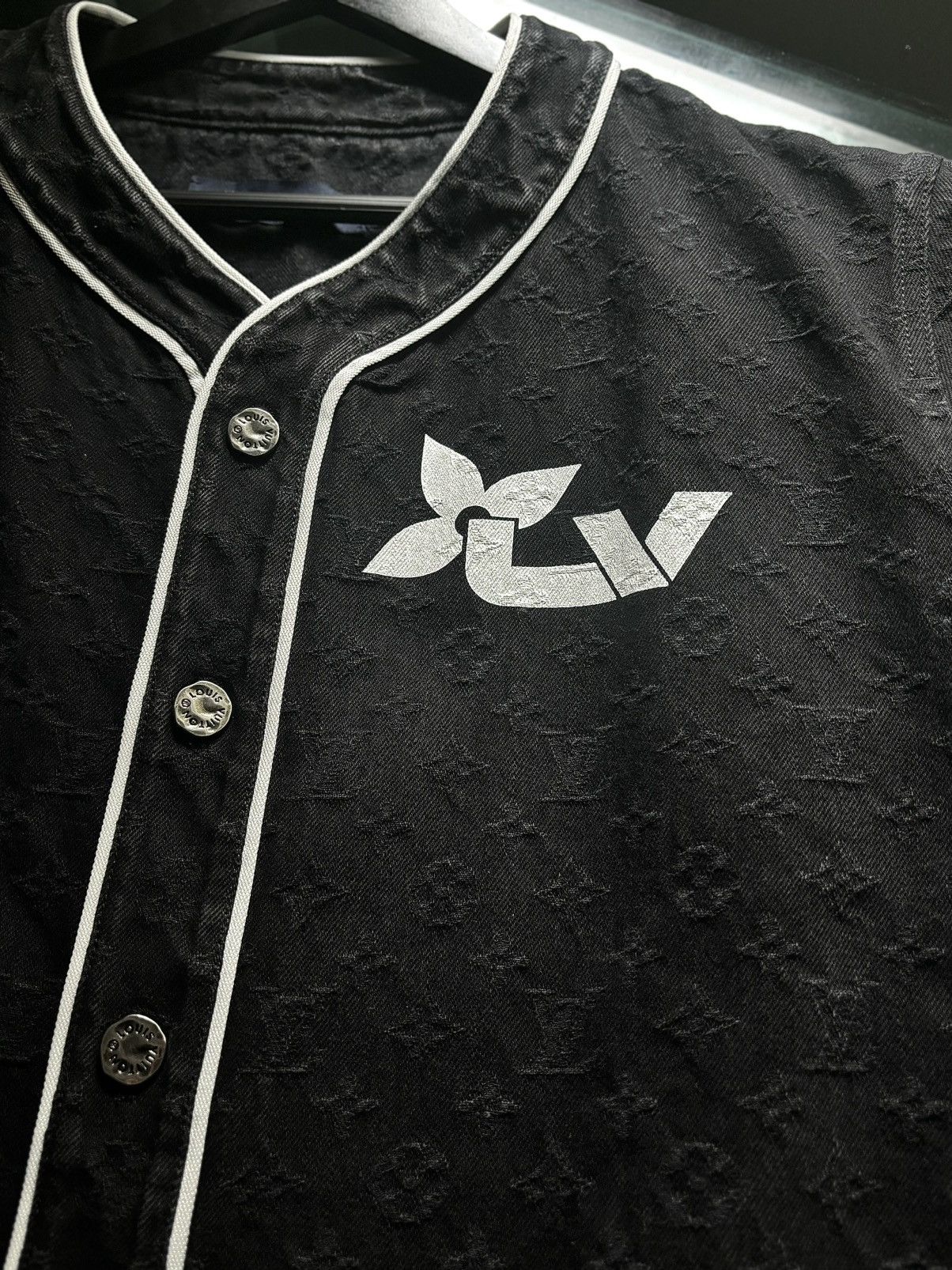 Louis Vuitton DENIM MONOGRAM BASEBALL JERSEY LV Size US L / EU 52-54 / 3 - 10 Thumbnail