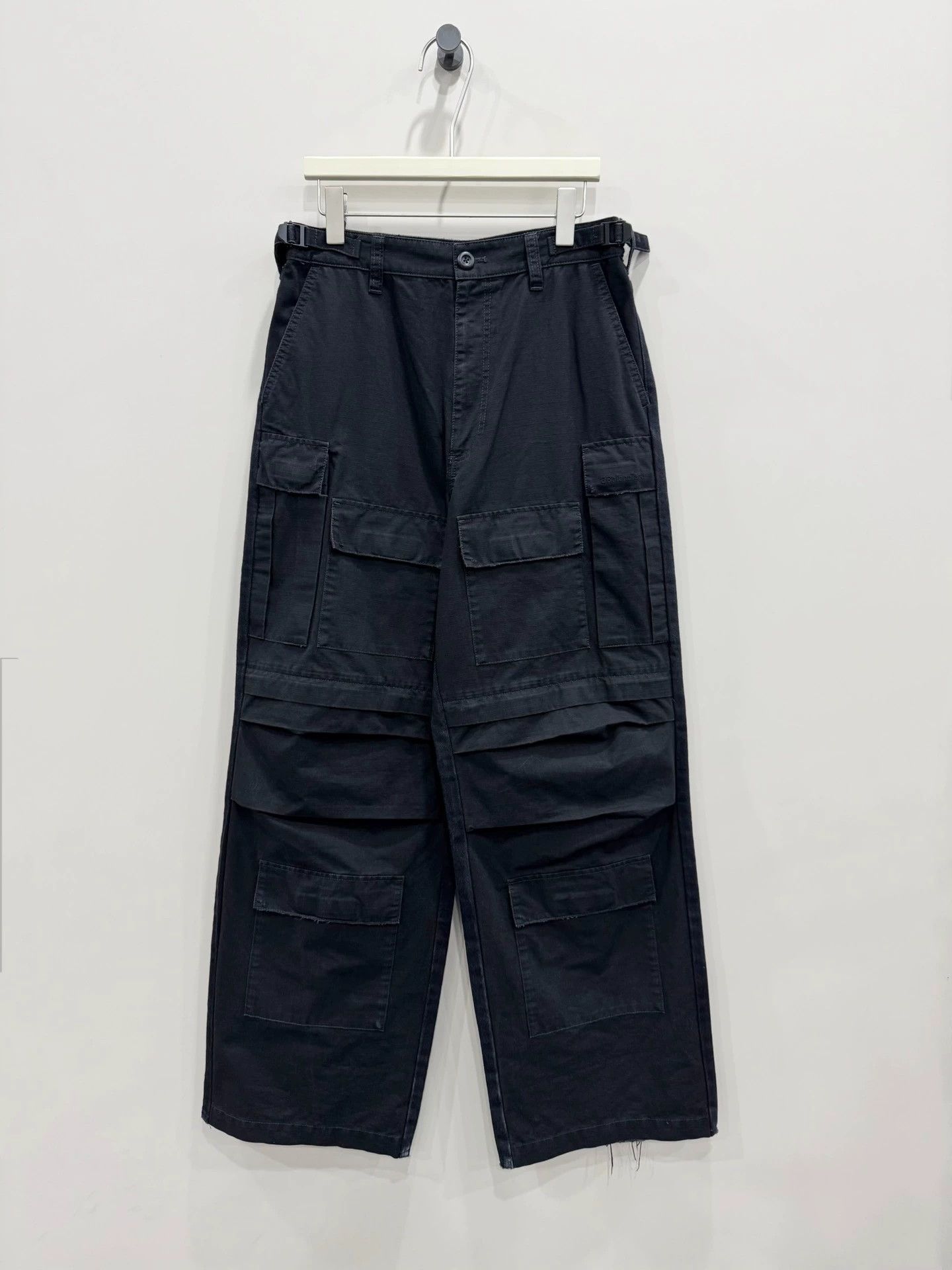 Balenciaga Balenciaga 22SS Runway Cargo Pants XS - dmc Size US 26 / EU 42 - 1 Thumbnail