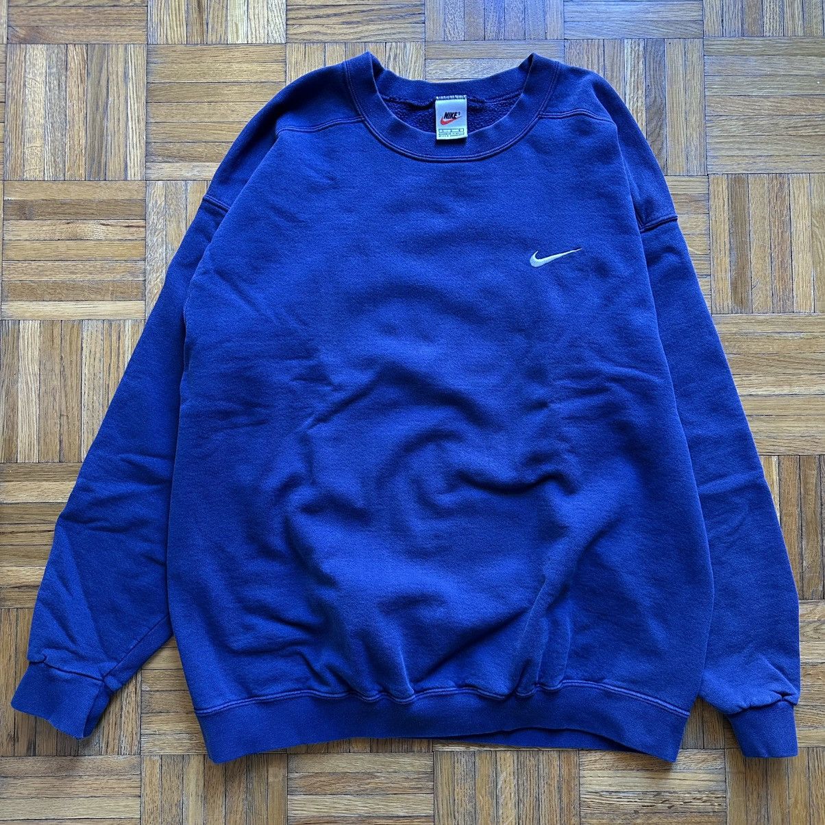 Nike Vintage 90’s Nike Crewneck Sweatshirt Size US L / EU 52-54 / 3 - 1 Thumbnail