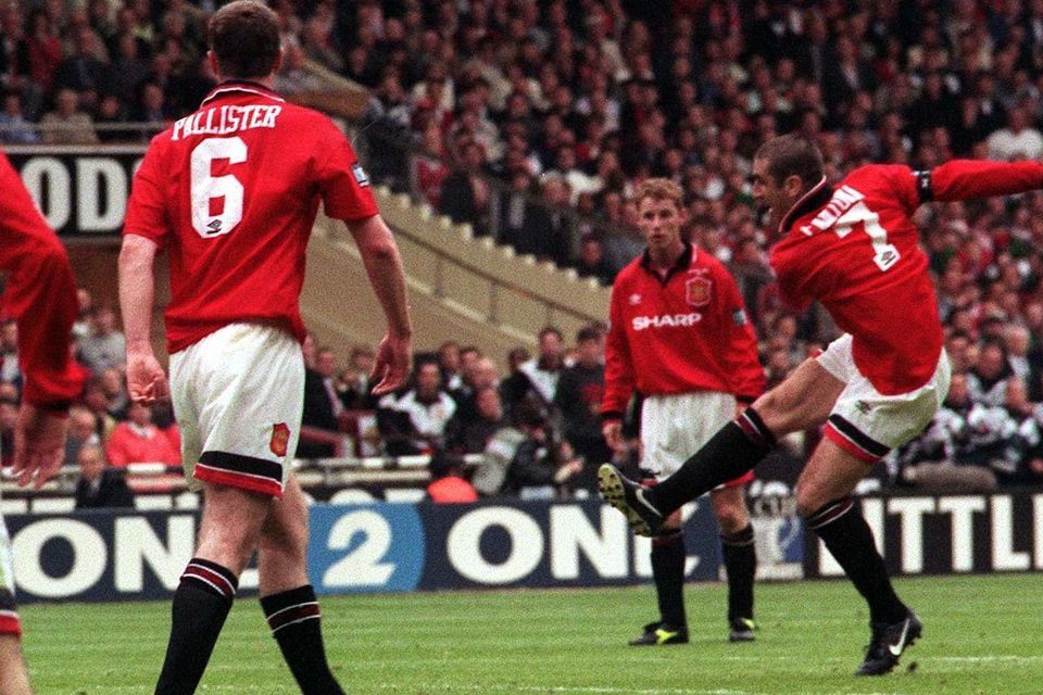 Umbro Manchester United 1996 FA cup final shirt #7 Cantona Size US M / EU 48-50 / 2 - 12 Thumbnail