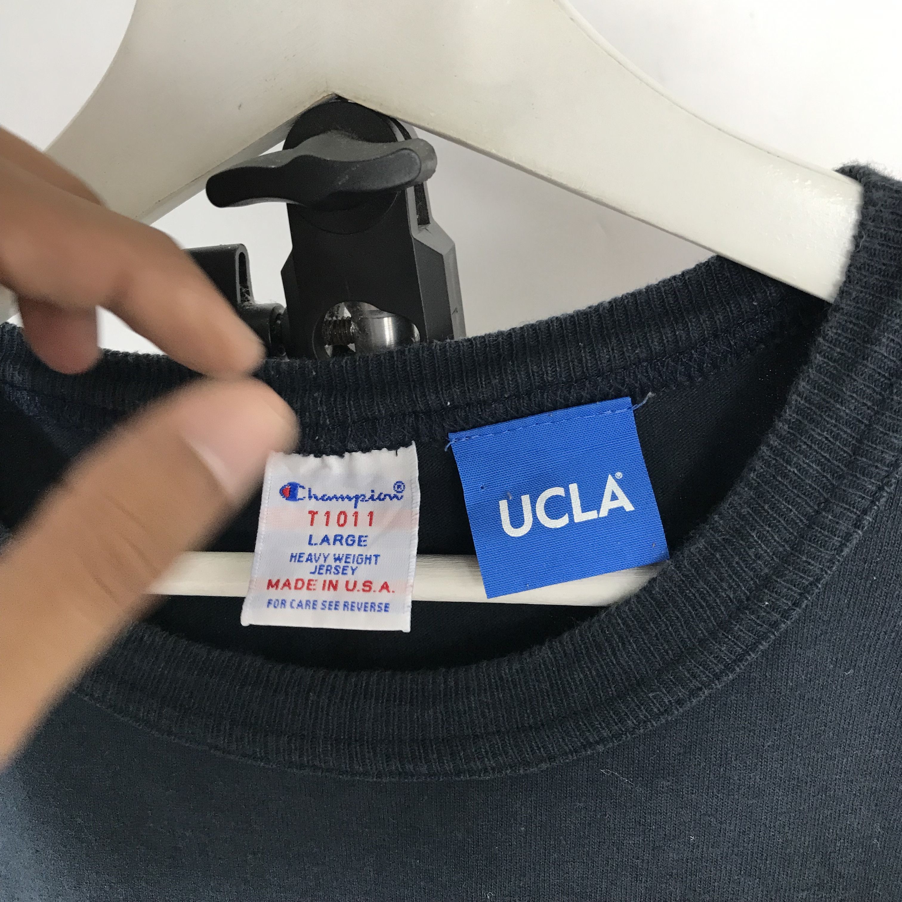 Champion × MoMA Vintage 90s UCLA bruins big logo Champion shirt Size US L / EU 52-54 / 3 - 6 Thumbnail