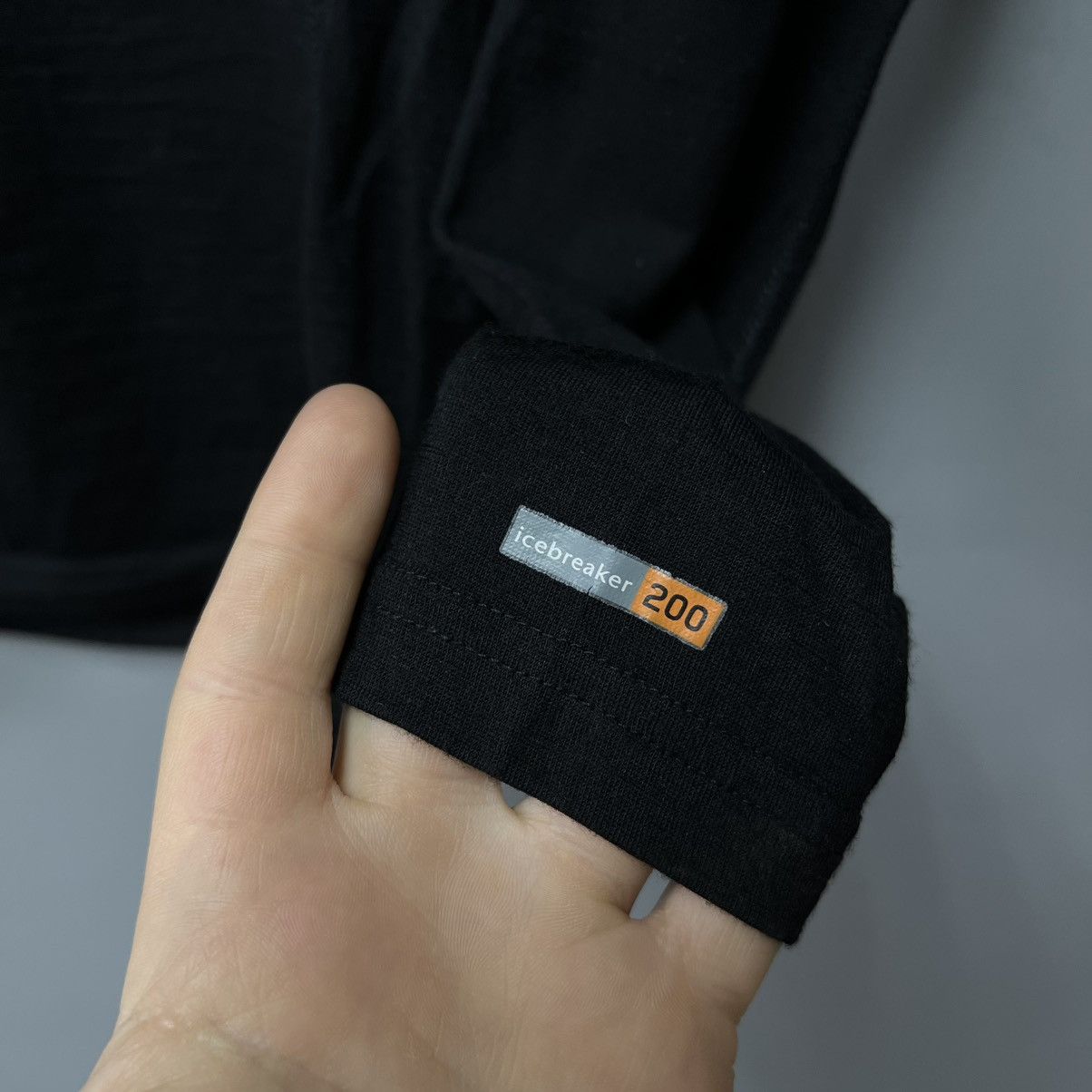 Icebreaker Icebreaker merino bodyfit 200 Long Sleeve sweater wool black Size S / US 4 / IT 40 - 7 Thumbnail
