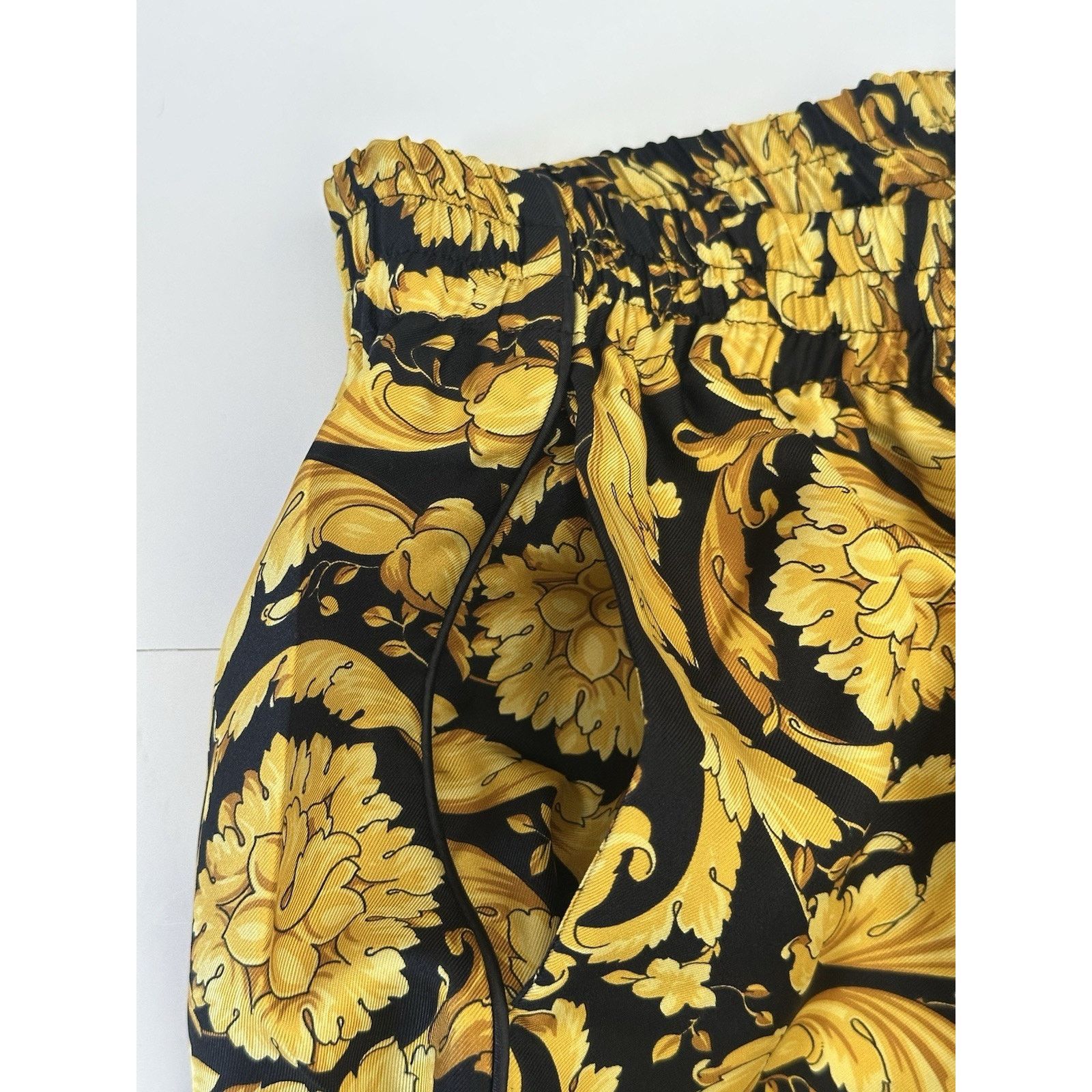Versace Versace Baroque Silk Pajama Pants Black/Gold 4 US 1005409 Size 27" / US 4 / IT 40 - 6 Thumbnail