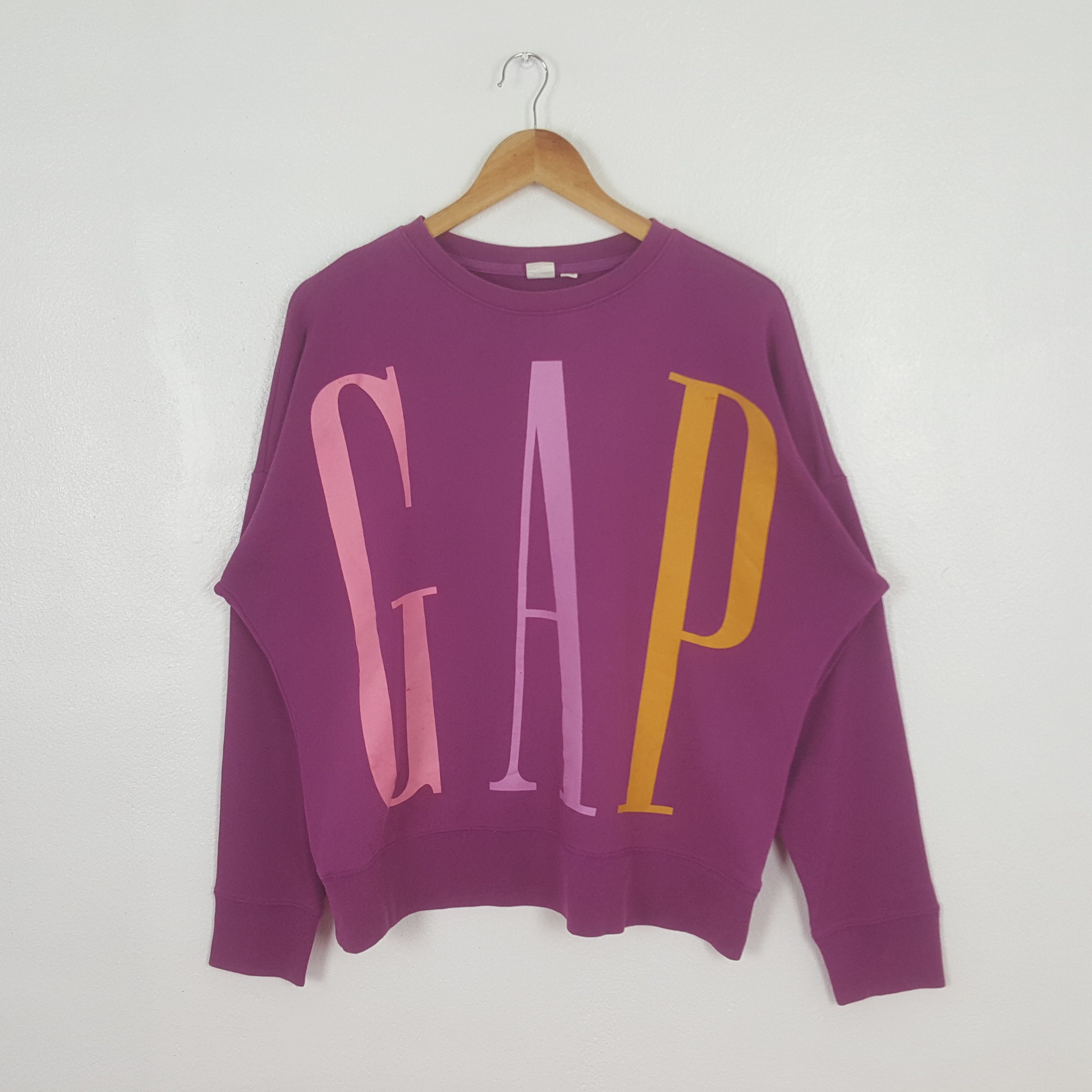 Gap Vintage Gap Streetwear Style Big Logo Sweatshirt C325N3 Size US XL / EU 56 / 4 - 1 Thumbnail