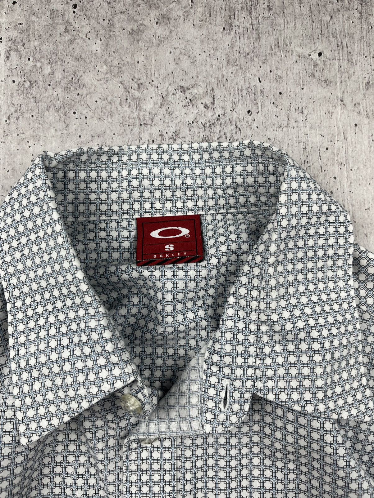 Vintage Vintage Oakley Metal Logo Shirt Size US M / EU 48-50 / 2 - 4 Thumbnail
