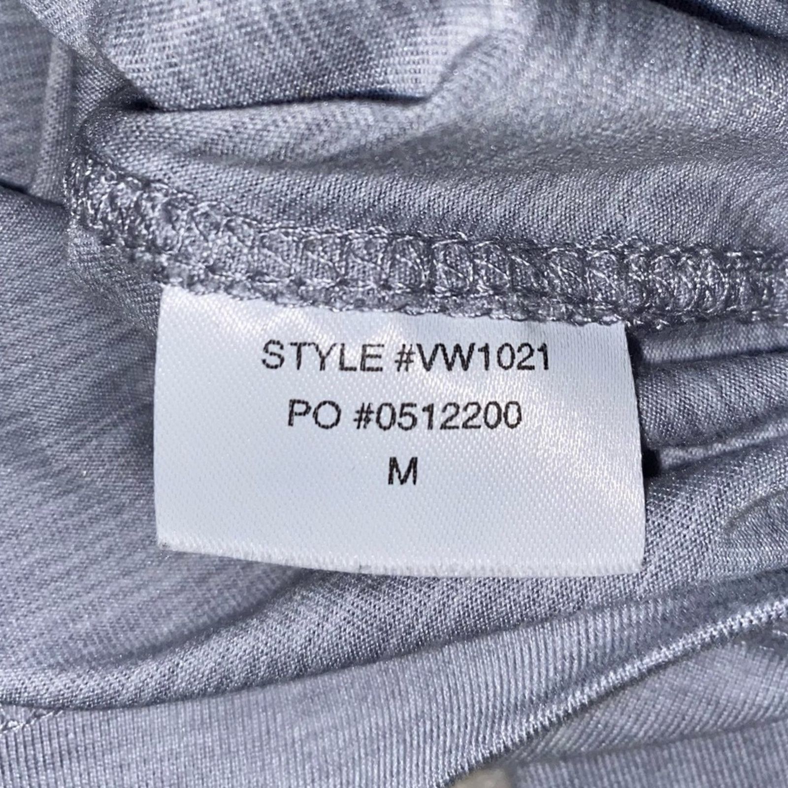 Vuori VUORI $85 LUX Long Sleeve Crop Mock Tee Gray MEDIUM EUC Size M / US 6-8 / IT 42-44 - 12 Thumbnail