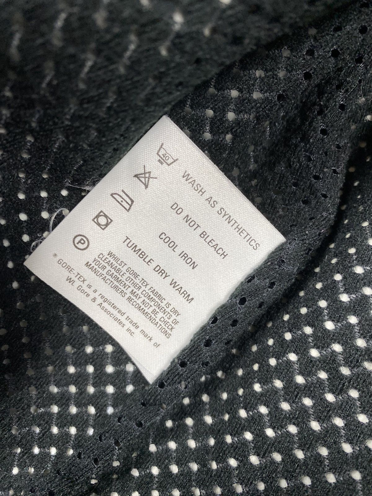 3D Raindrop Print Trail Windbreaker Jacket – EVISU