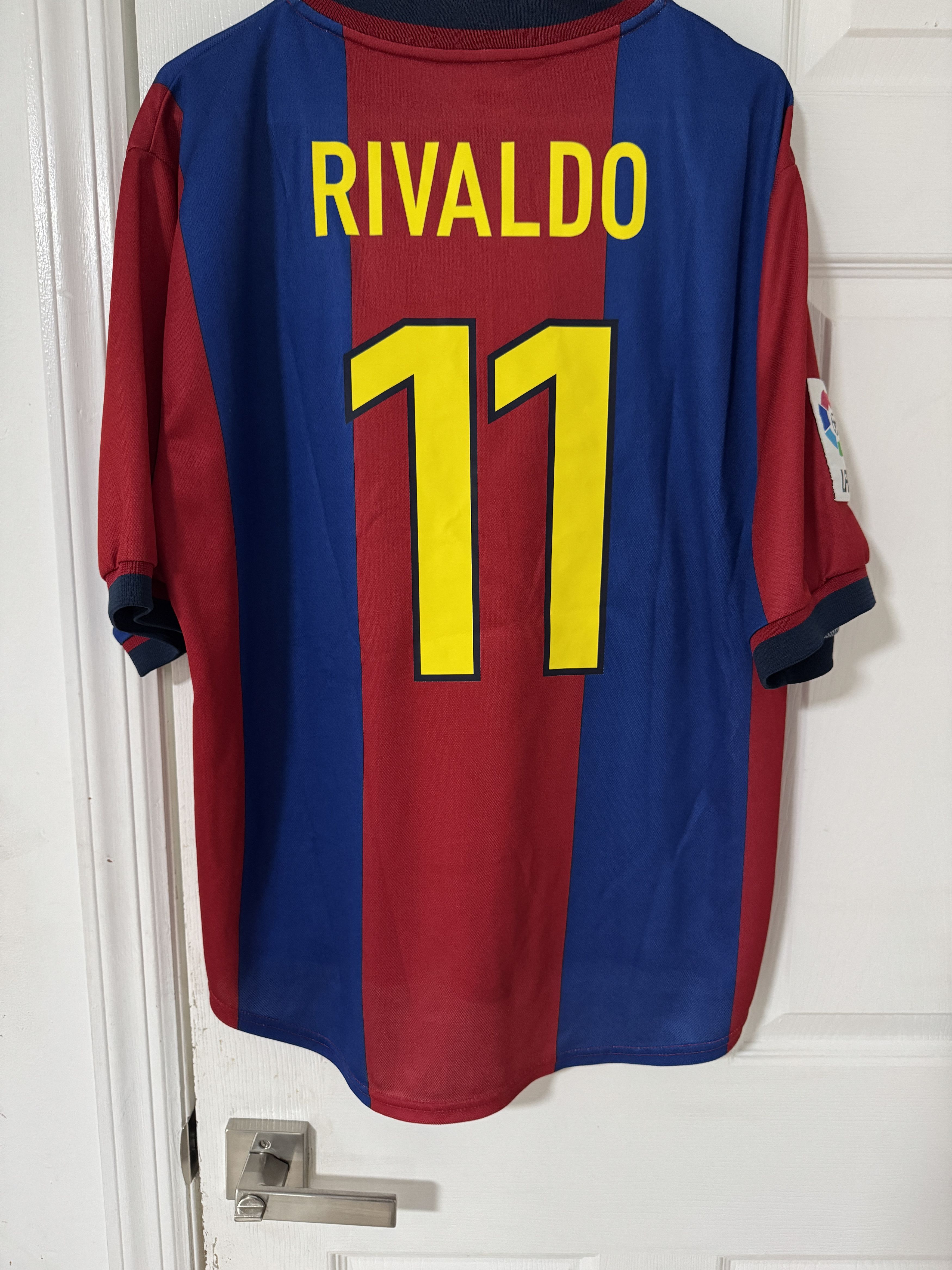 Nike FC BARCELONA 1998/99 HOME JERSEY MENS SIZE L #11 RIVALDO Size US L / EU 52-54 / 3 - 6 Thumbnail