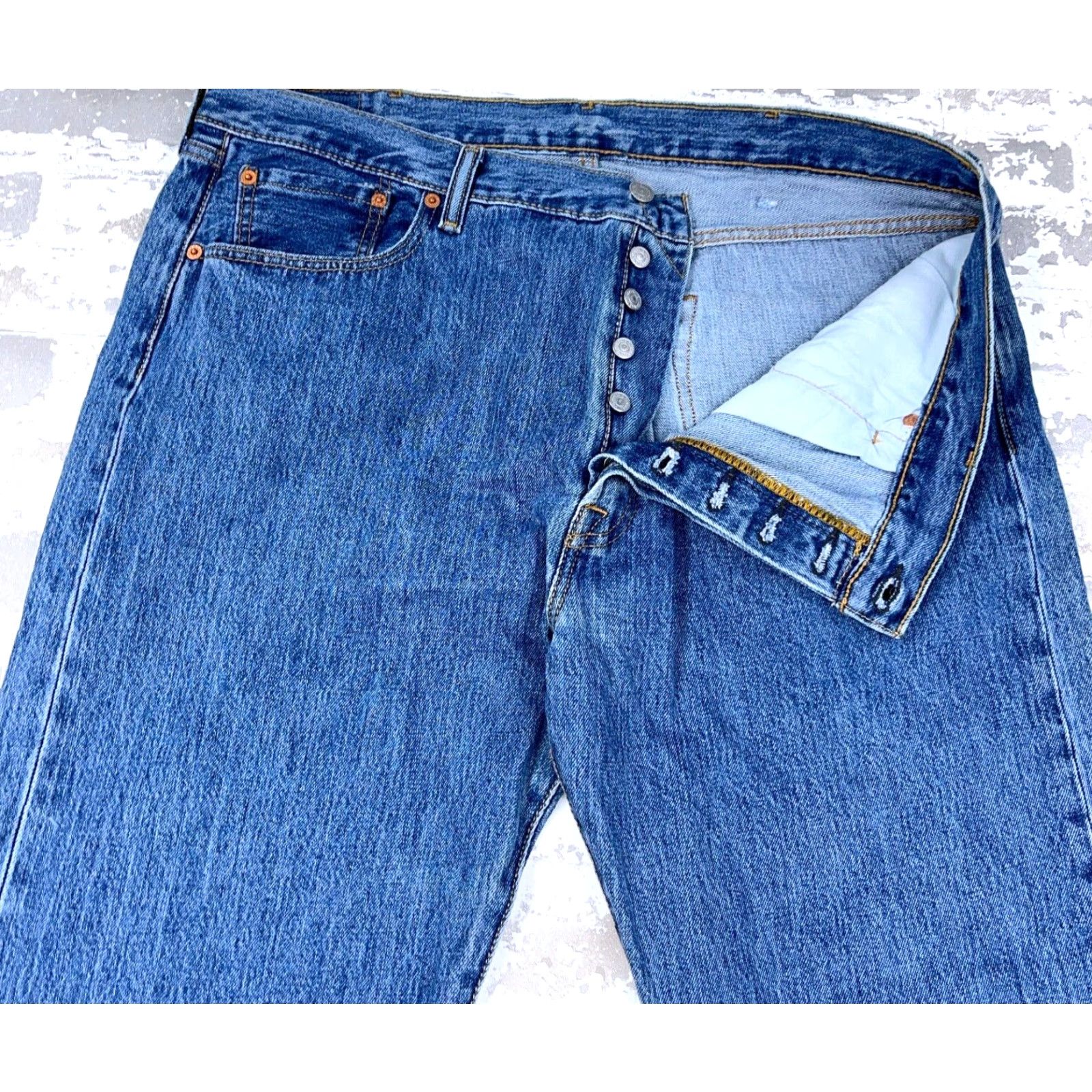 Levi's Levi's 501 Jeans Men 40x32 Straight Regular Medium Wash Blue Button Fly Size US 40 / EU 56 - 4 Thumbnail
