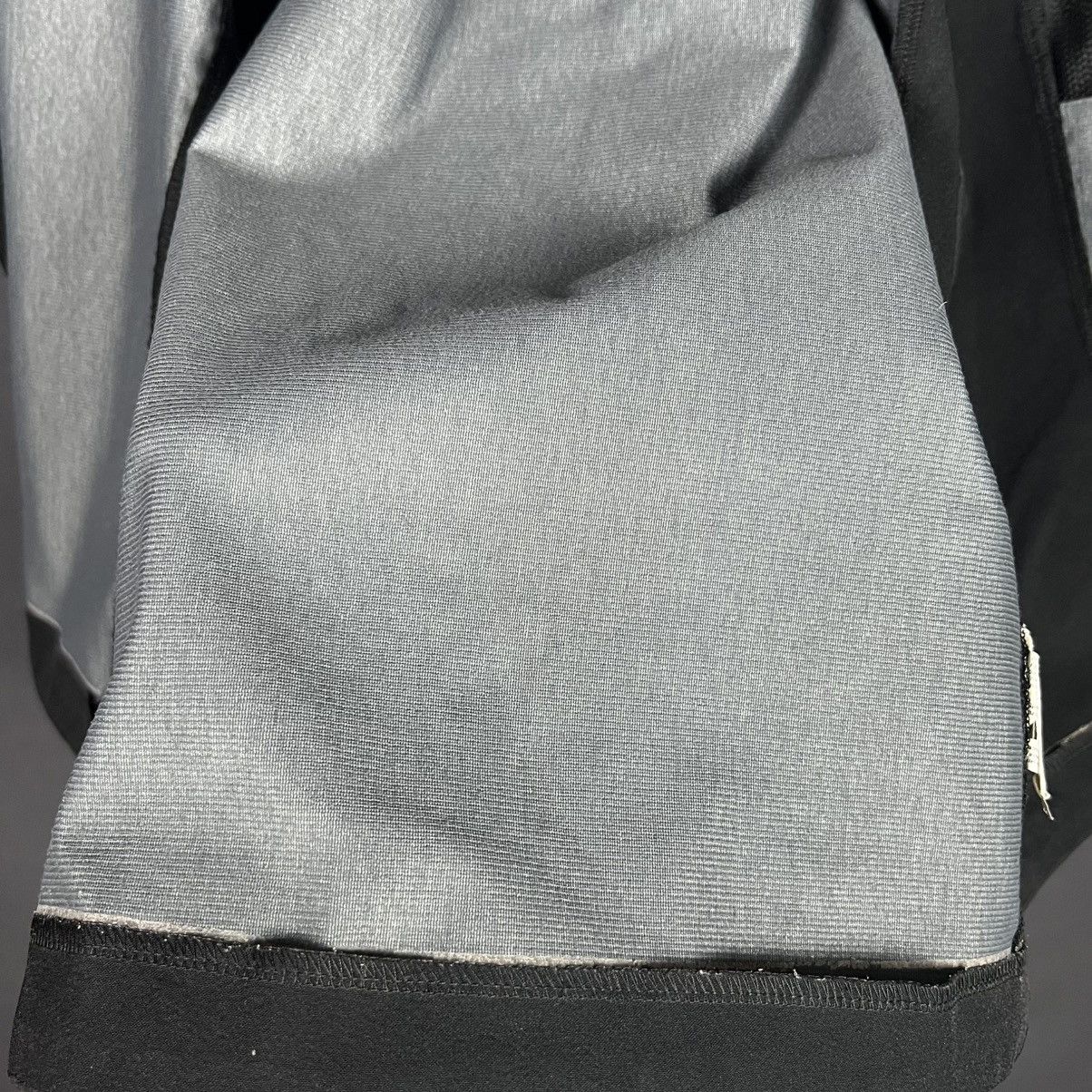 Arc'teryx Arc'Teryx light jacket black nylon rare vintage men’s size L Size US L / EU 52-54 / 3 - 13 Thumbnail