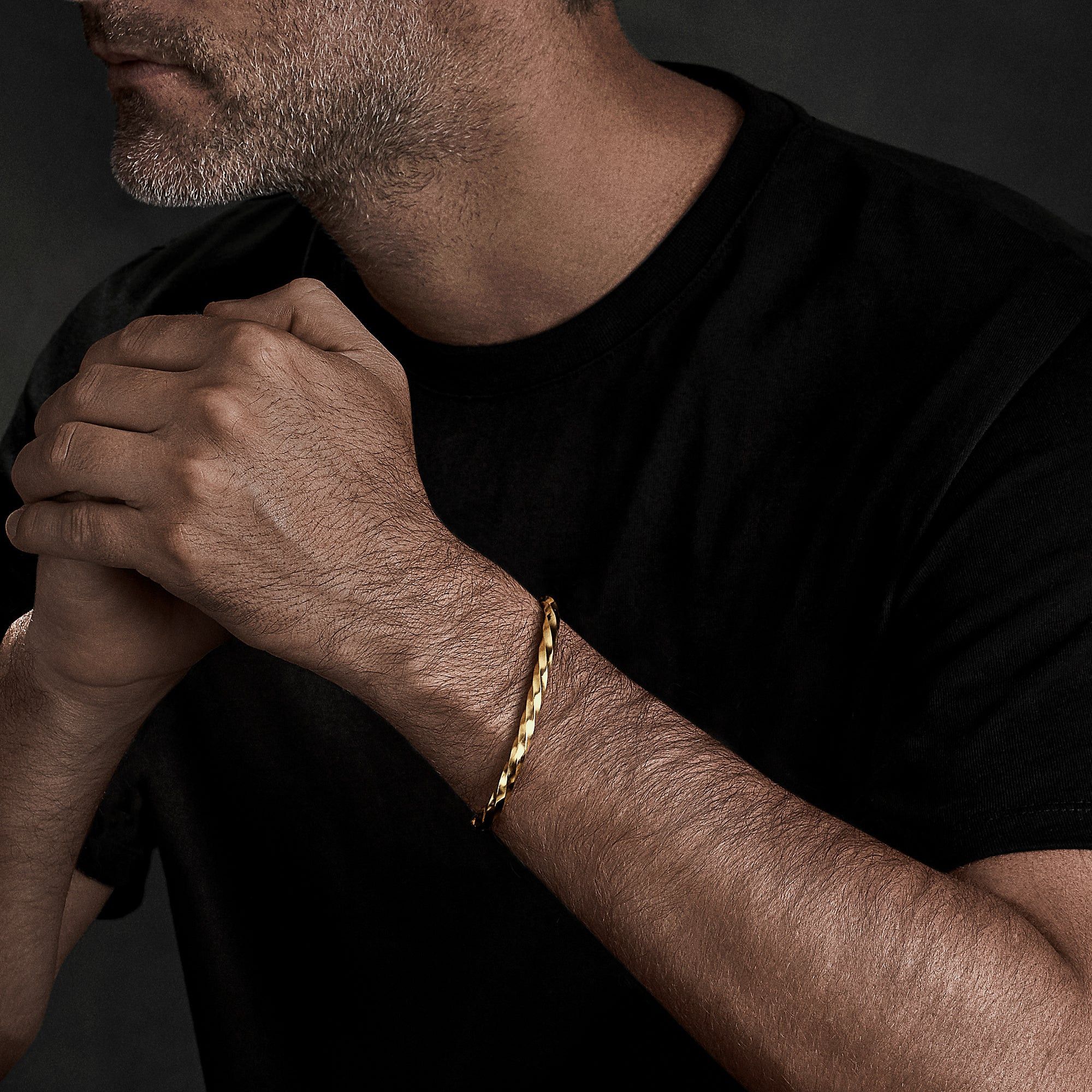o1w1db10325 Size:OS/Cable Edge Cuff Bracelet in Golden