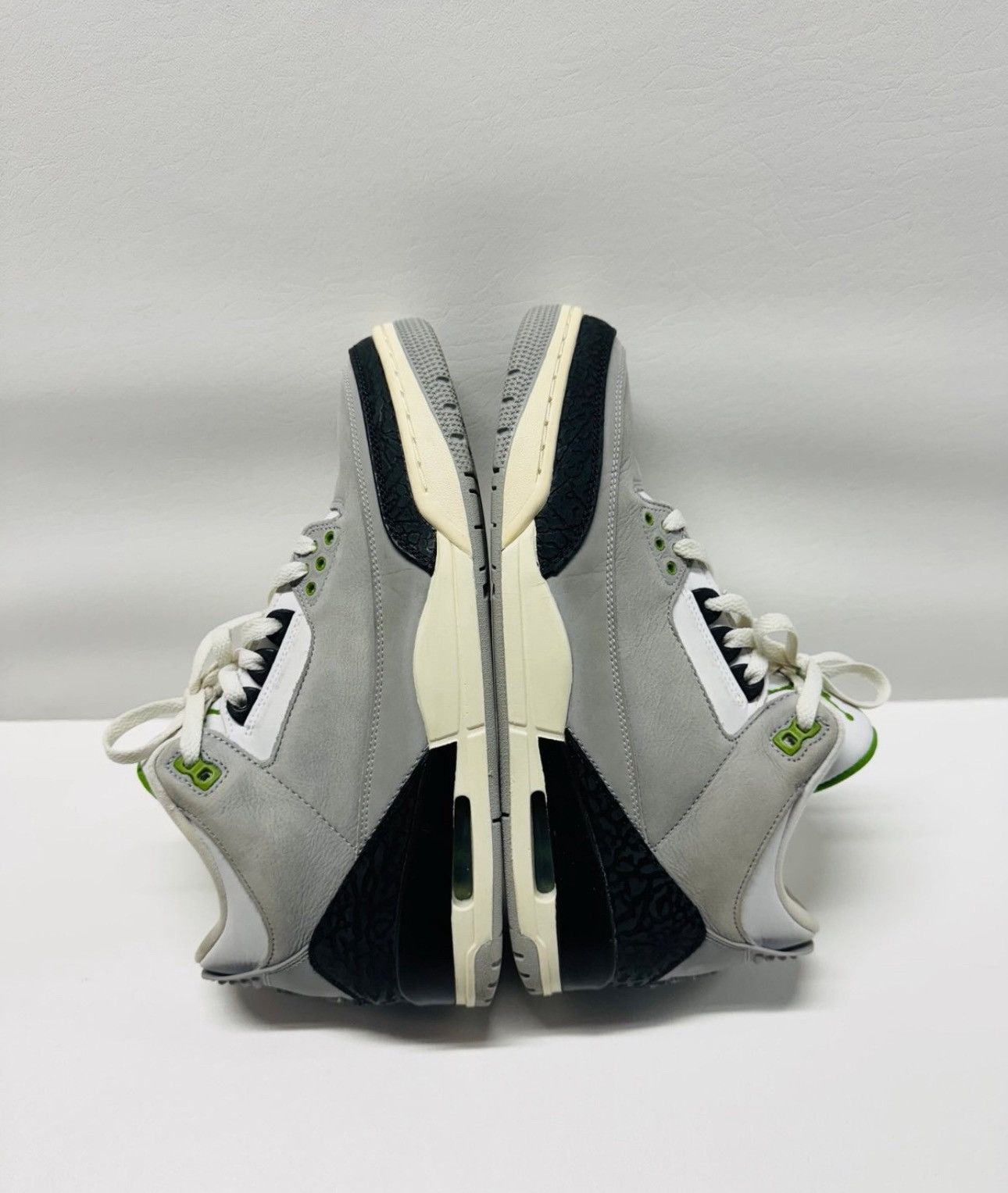 Jordan Brand Nike Air Jordan 3 Retro Chlorophyll Size US 10.5 / EU 43-44 - 2 Thumbnail