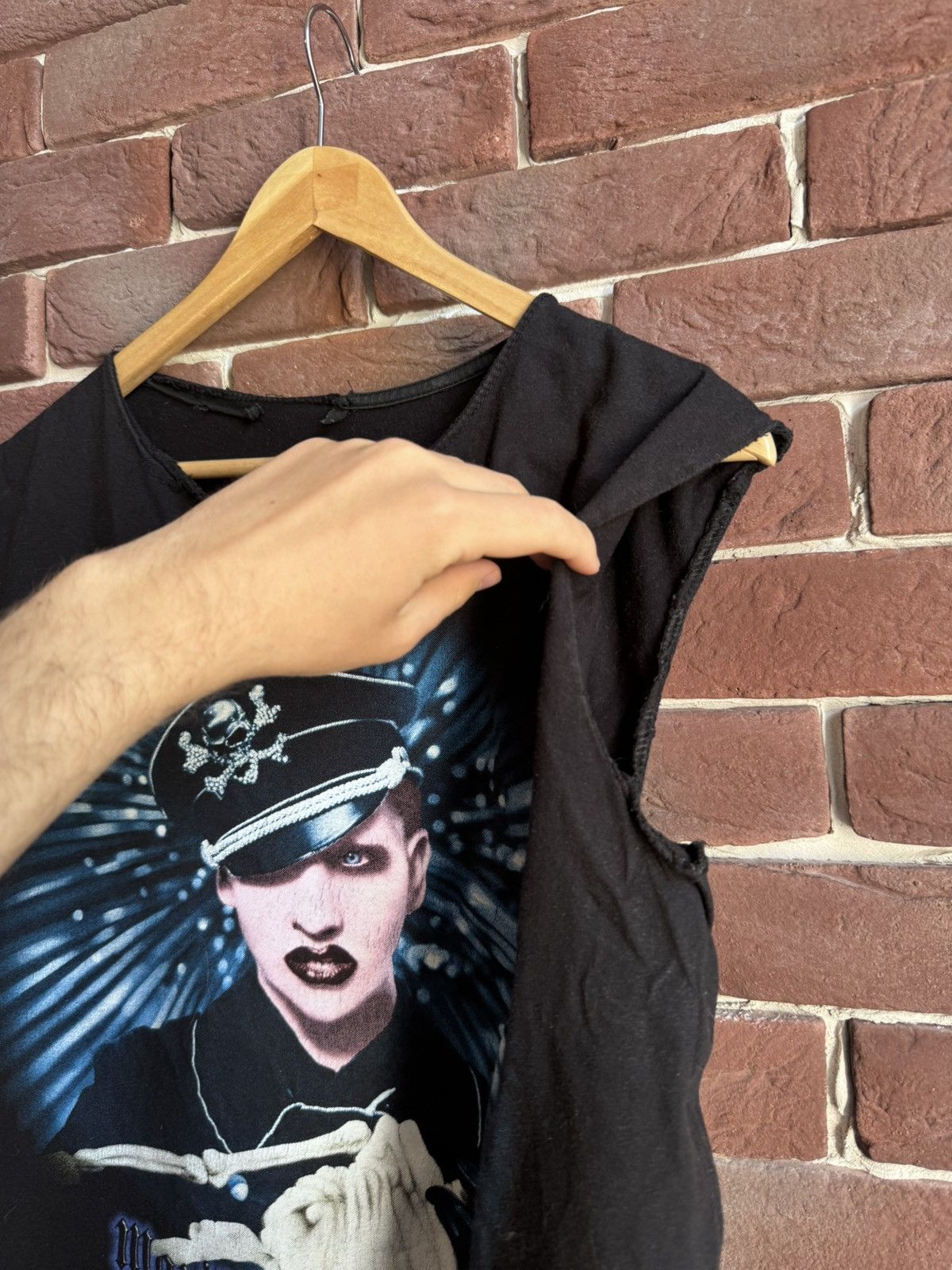 Marilyn Manson Vintage 2004 MARILYN MANSON Against All Gods Band Tshirt Size US M / EU 48-50 / 2 - 4 Thumbnail