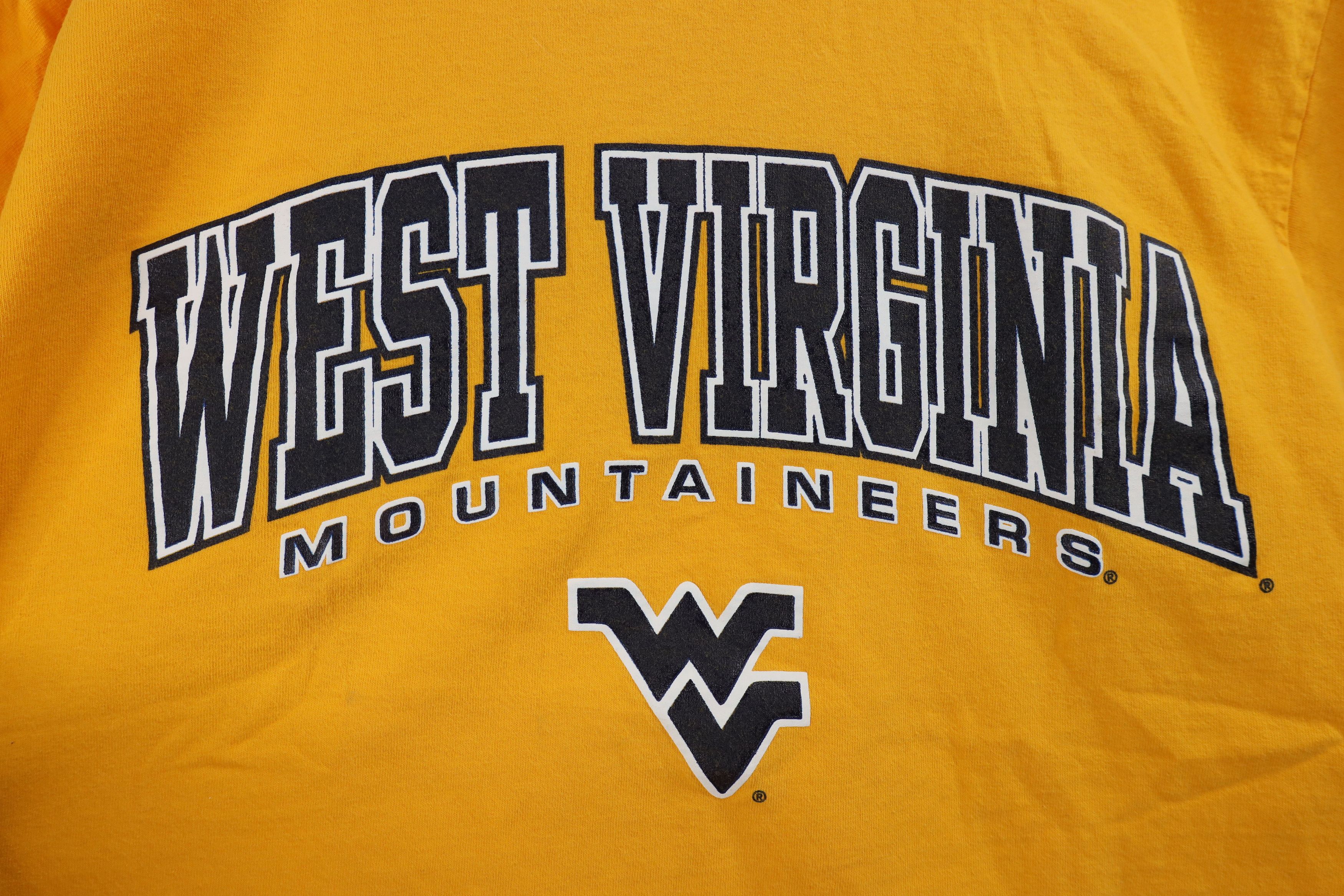 Vintage Vintage 90s West Virginia University Short Sleeve T-Shirt Size US L / EU 52-54 / 3 - 4 Thumbnail