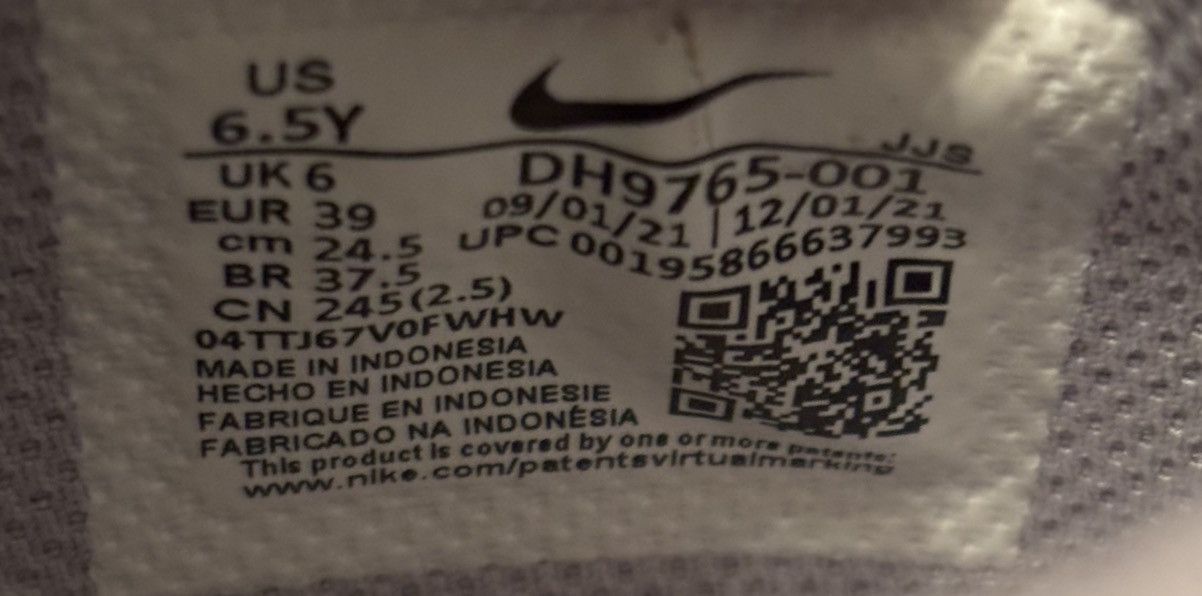 Nike Nike Dunk Low GS 'Pure Platinum Wolf Grey' Size US 6.5 / EU 39-40 - 7 Thumbnail