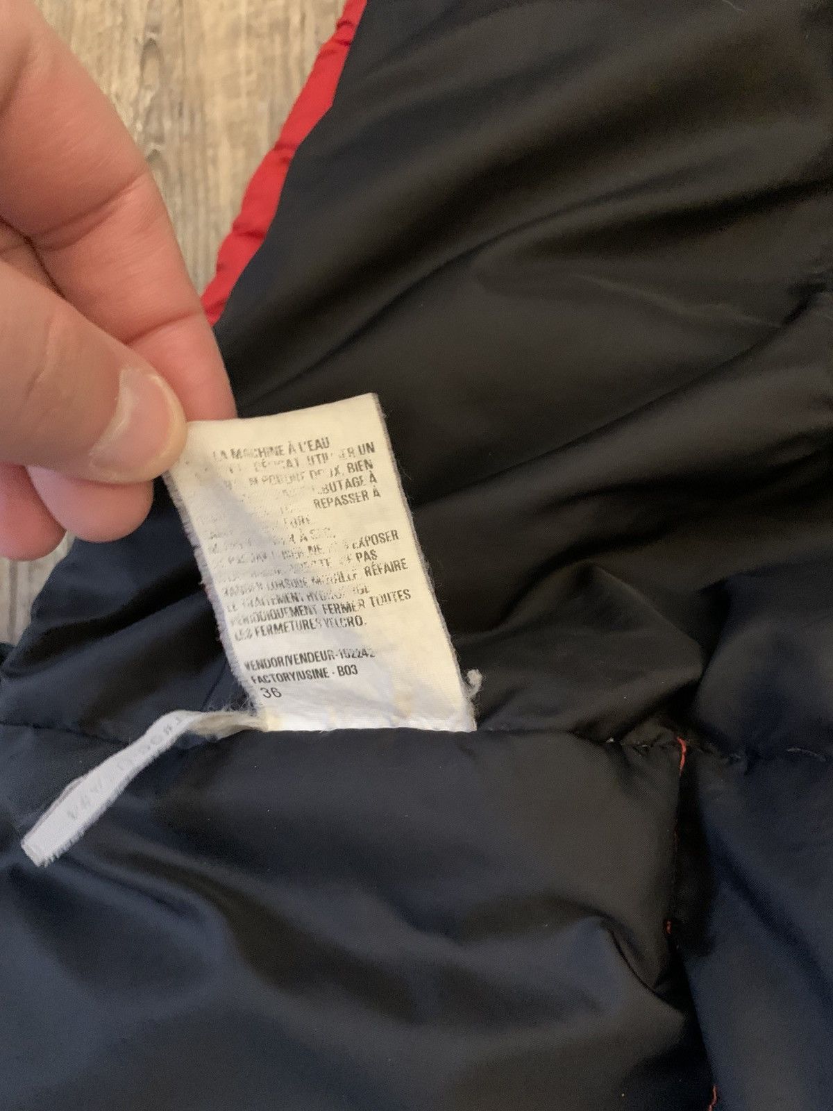 The North Face × Vintage Vintage 1990s The North Face Red And Black Puffer Jacket Size US M / EU 48-50 / 2 - 21 Thumbnail