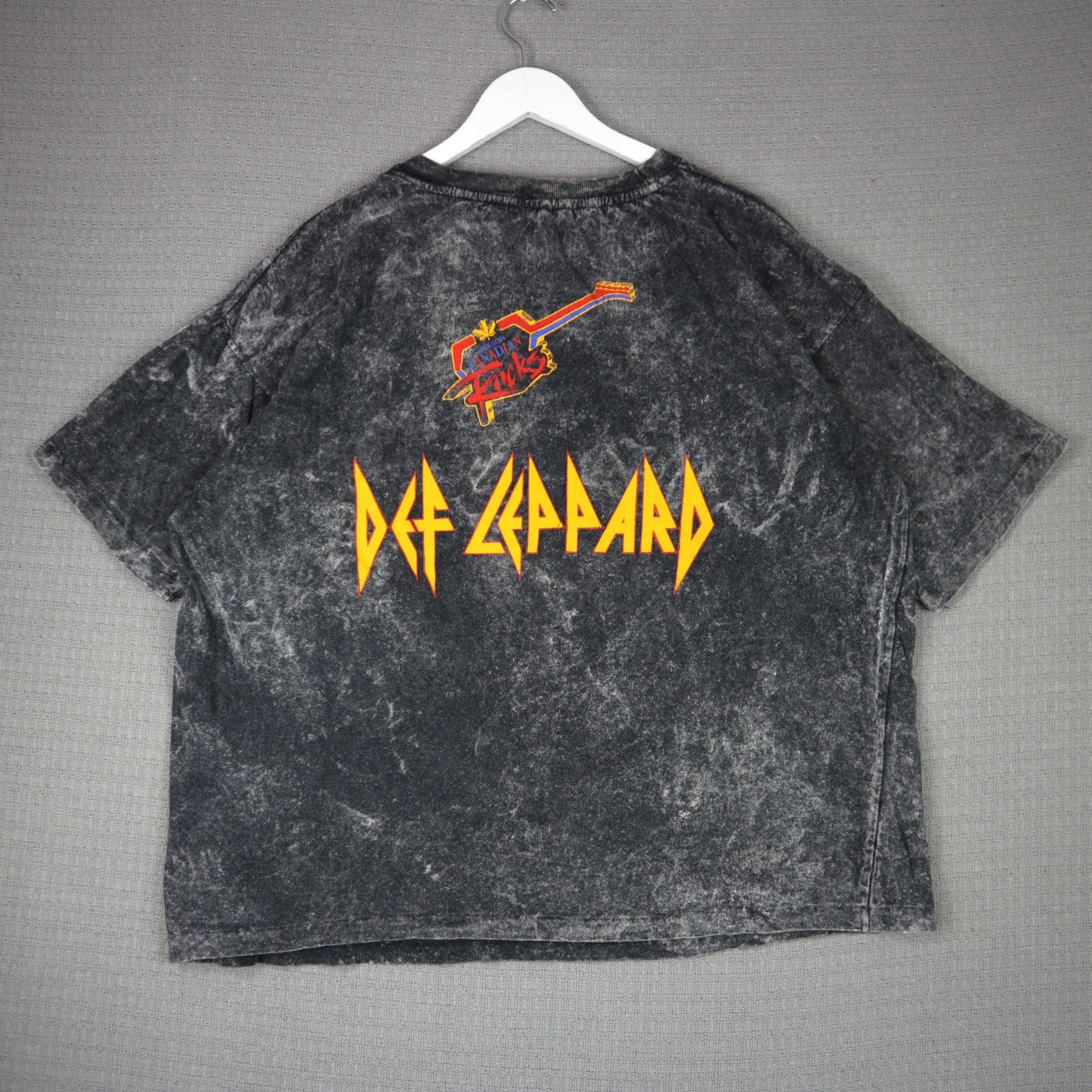 The Great Canadian Cabin Party Def Leppard Vintage 90s Tee