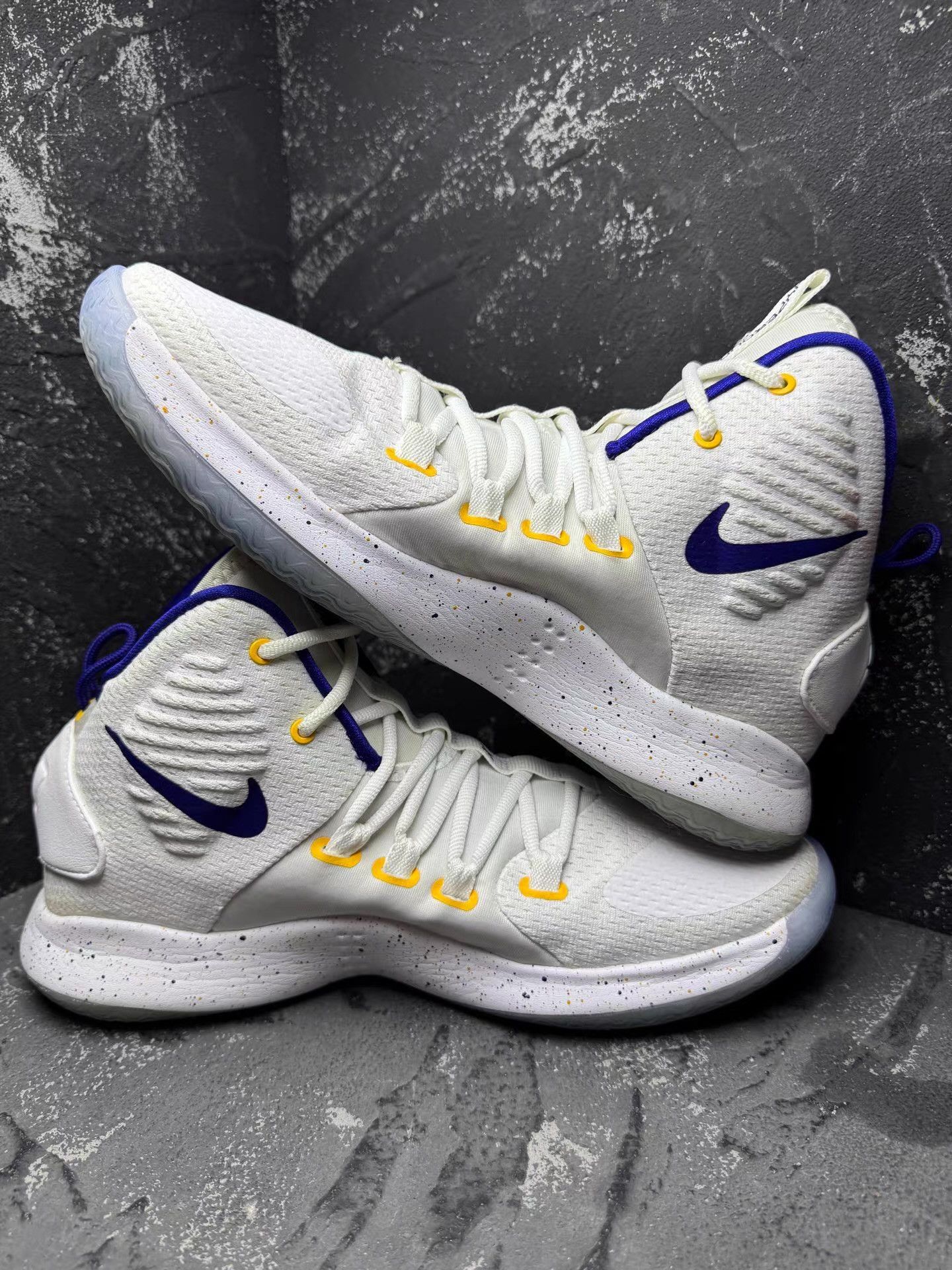 Nike Nike Hyperdunk X 2018 White & Blue Jokic Q10 Size US 9.5 / EU 42-43 - 5 Thumbnail