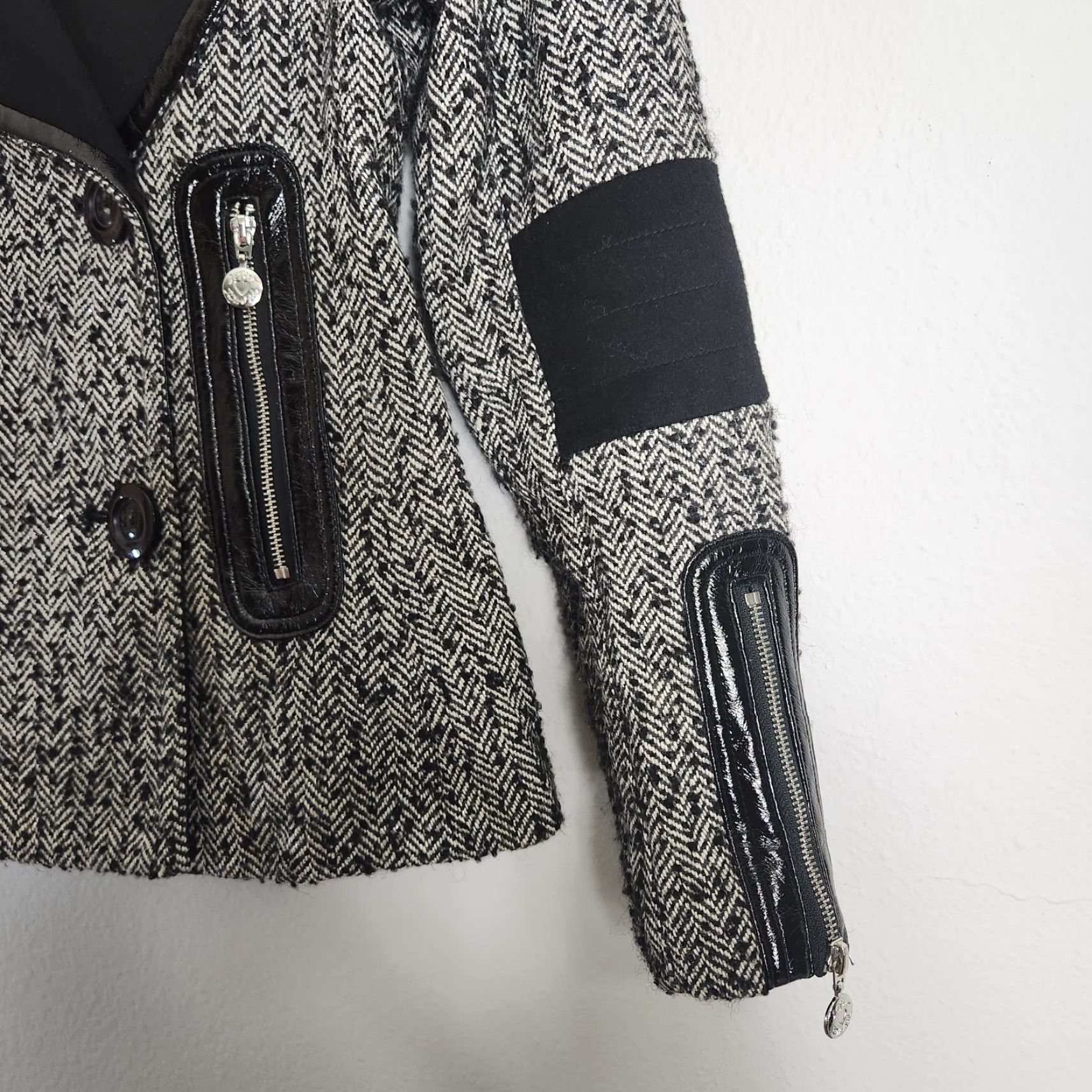 Betsey Johnson VINTAGE Betsey Johnson Peacoat Womens Black/Ivory Tweed Double Breasted Short Wool Blend Coat XS Black Womens Size XS / US 0-2 / IT 36-38 - 4 Thumbnail