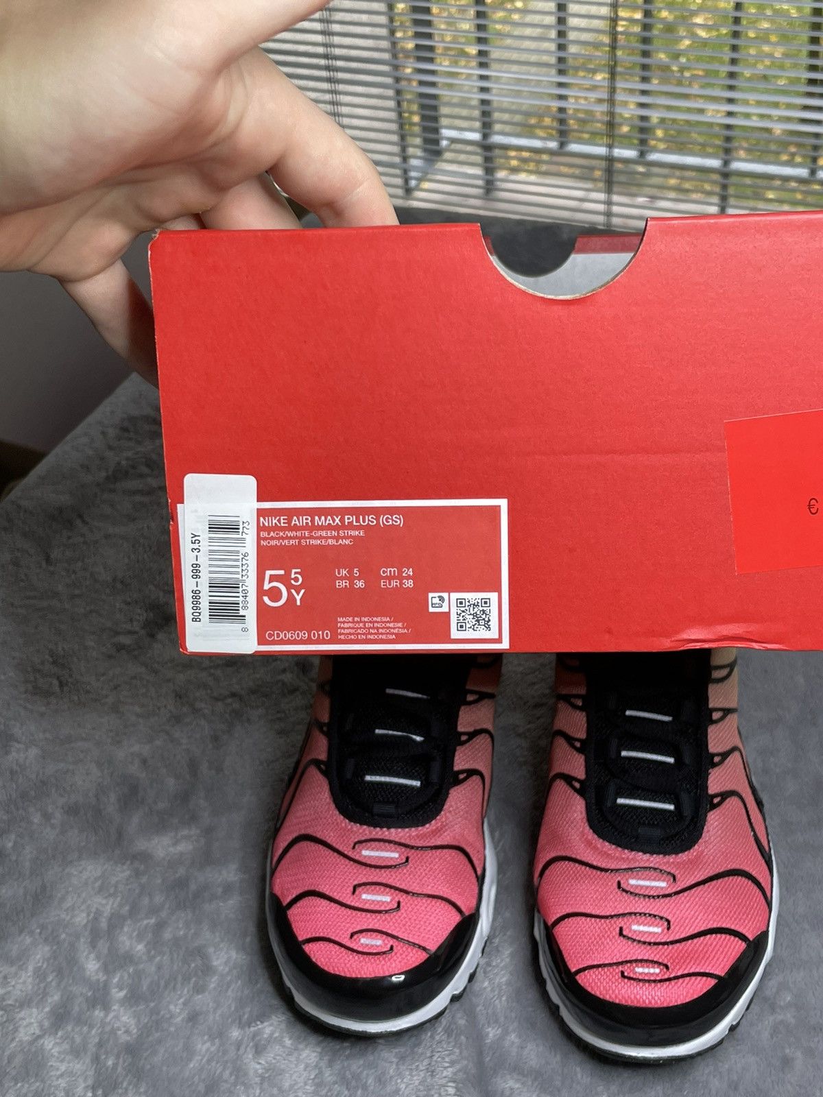 Nike Nike Air Max Plus (GS) Size US 7.5 / IT 37.5 - 6 Thumbnail