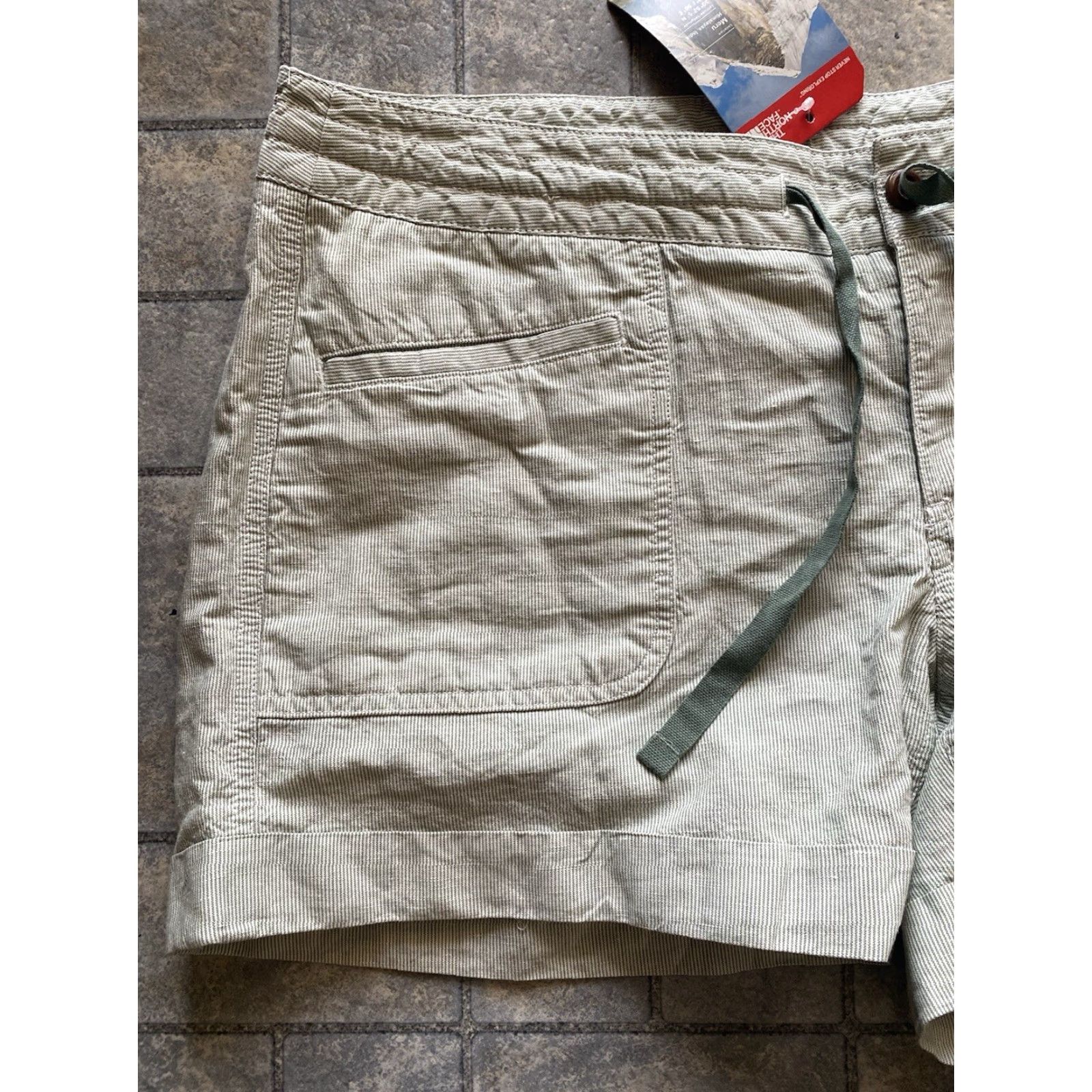 The North Face The North Face Shorts Women's 12 Light Green Wander Free Drawstring Pockets NWT Size 34" / US 12 / IT 48 - 2 Thumbnail