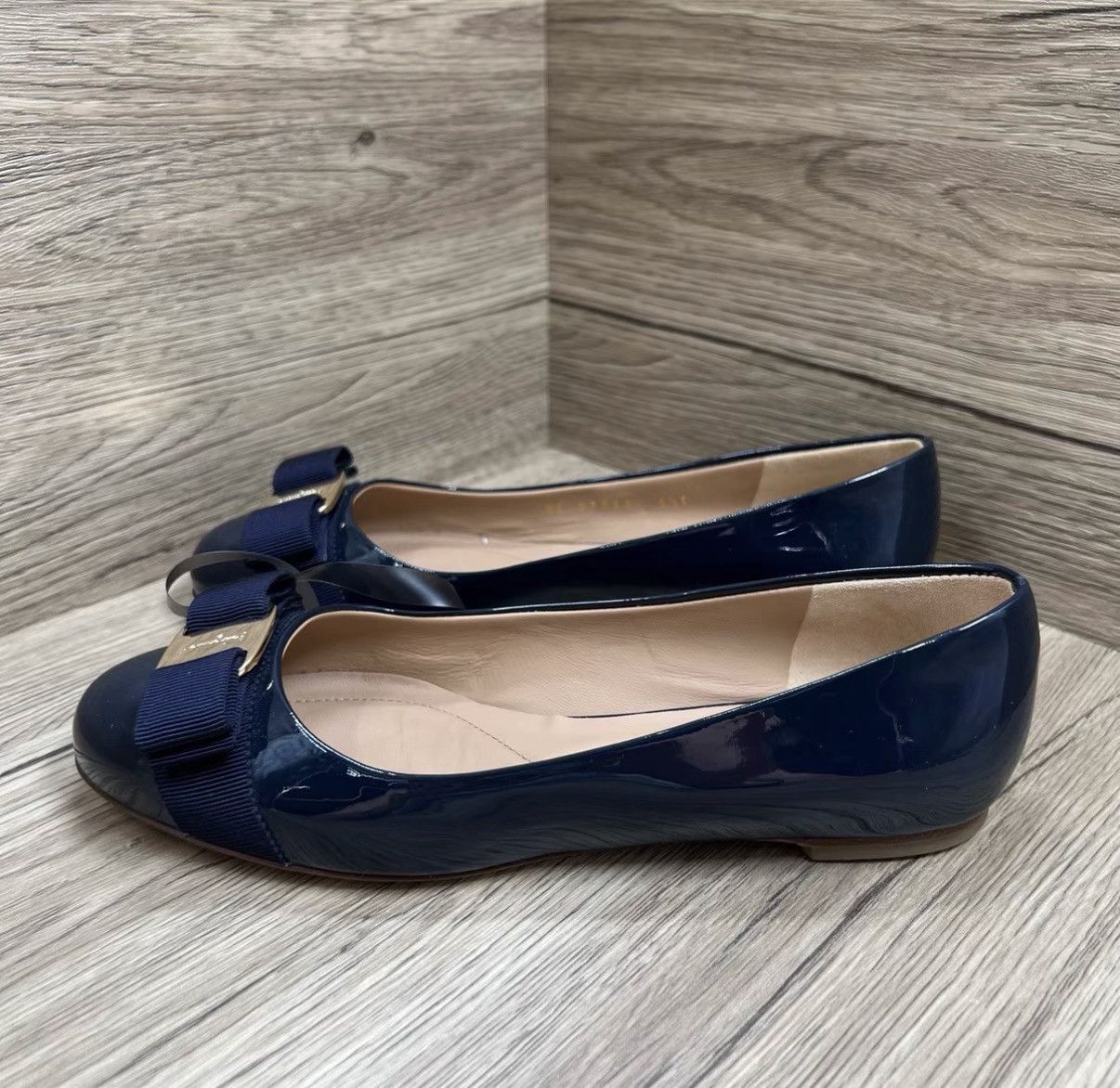 Salvatore Ferragamo Ferragamo Navy Blue Flat Shoes J41 Size US 6 / IT 36 - 1 Thumbnail