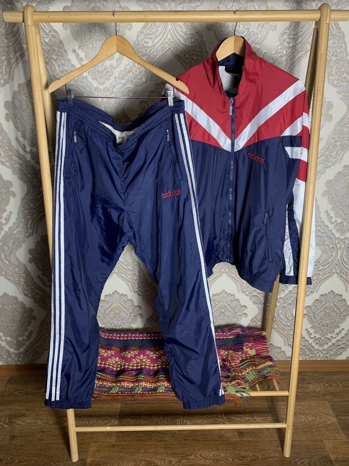 Adidas VINTAGE ADIDAS ORIGINAL EQUIPMENT RETRO SUIT CASUAL Y2K 90s Size US L / EU 52-54 / 3 - 1 Thumbnail