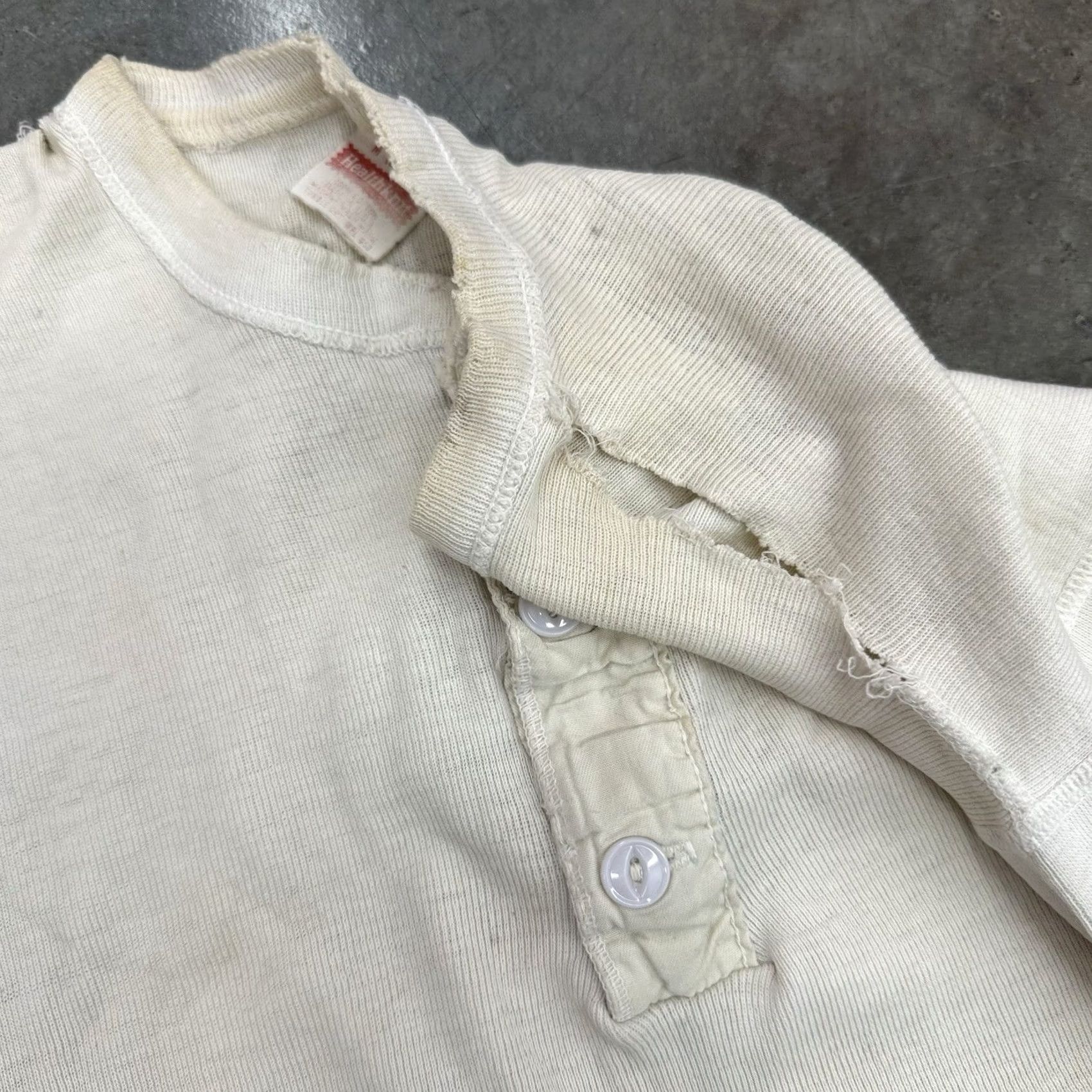 Vintage VINTAGE 1980s Healthknit 48th Annual Sturgis Henley T Shirt M White Mens Size US M / EU 48-50 / 2 - 5 Thumbnail
