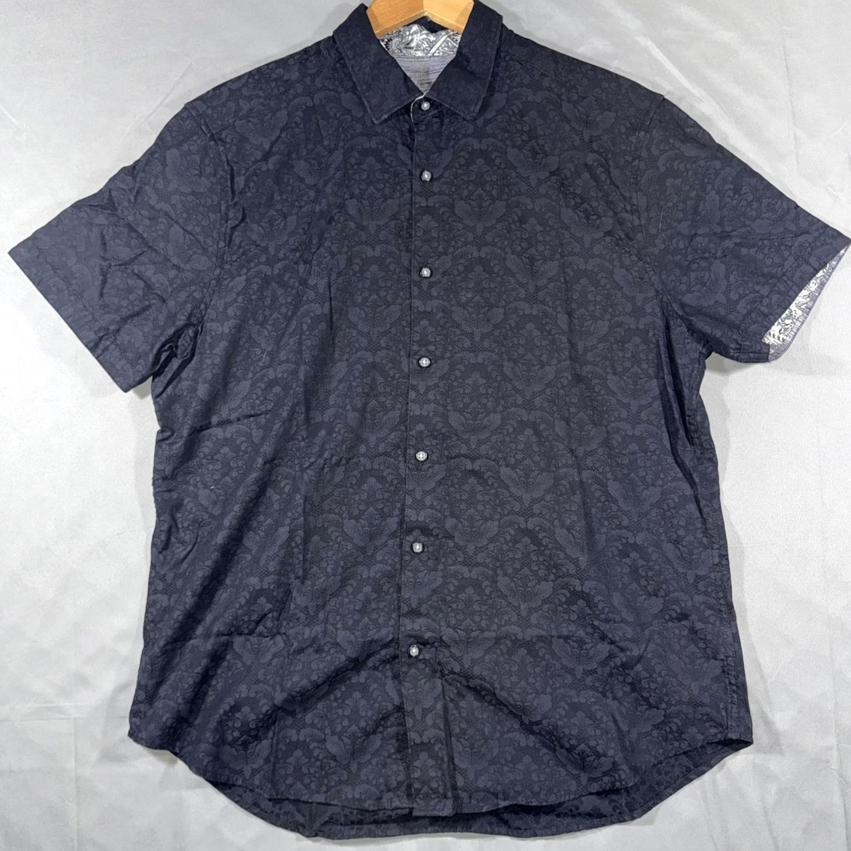 Robert Graham VINTAGE Robert Graham Shirt Mens XL Black Floral Jacquard Short Sleeve Button Front Size US XL / EU 56 / 4 - 2 Thumbnail