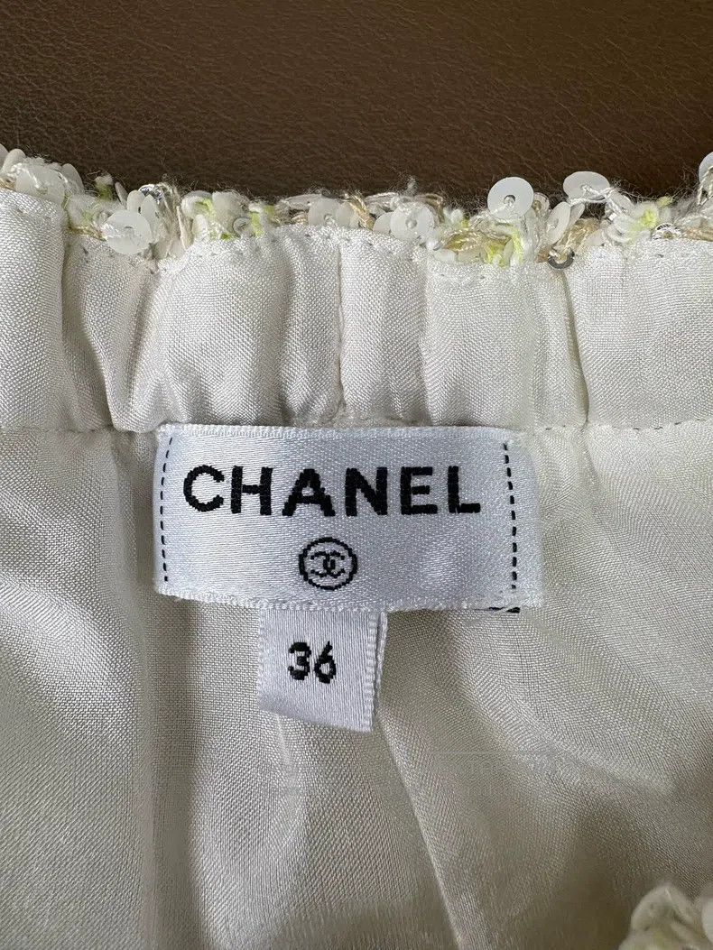 Chanel Chanel Yellow-green sequined shorts Size 24" / US 00 / IT 34 - 5 Thumbnail