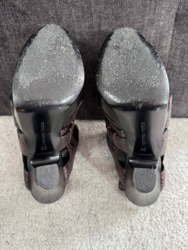 Bottega Veneta Bottega Veneta Crocodile High Heels leather sandals size 36 Size US 6 / IT 36 - 8 Thumbnail