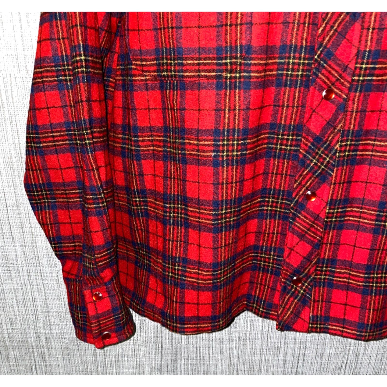 Vintage Mens Red Wool Plaid Snap Button Flannel Shirt L Size US L / EU 52-54 / 3 - 4 Thumbnail