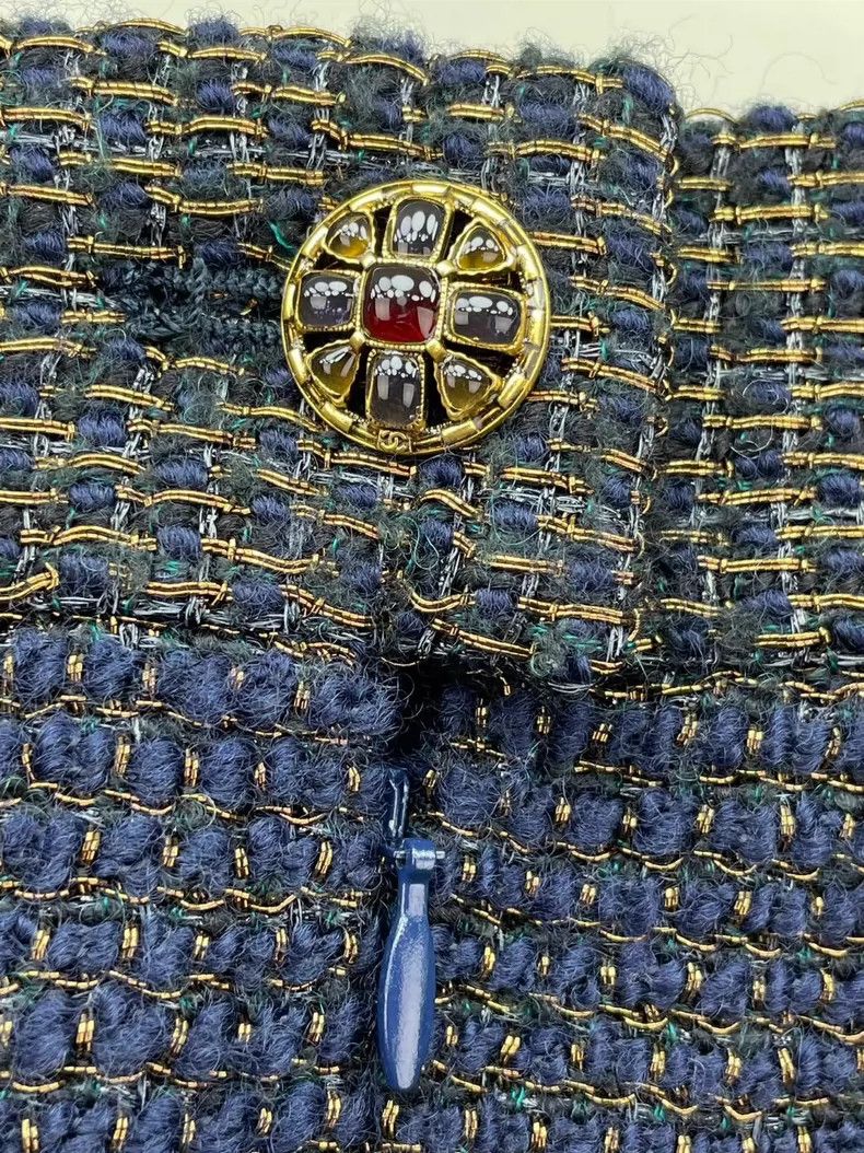 Chanel Chanel Gold thread tweed braided skirt 2504-Nextarrow Size 25" / US 0 / IT 36 - 3 Thumbnail